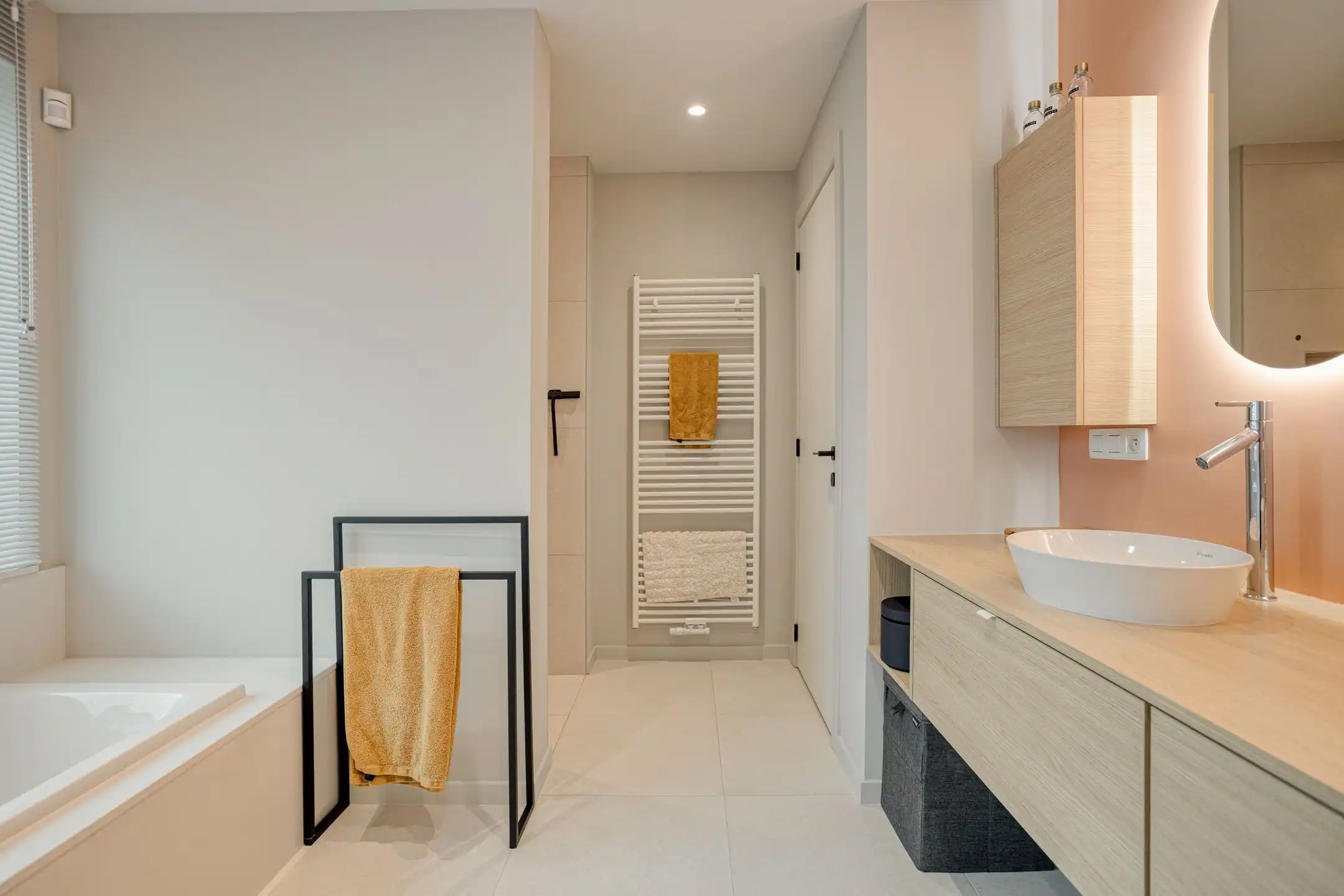 Stijlvolle villa: Landelijk wonen met open vergezichten foto 16