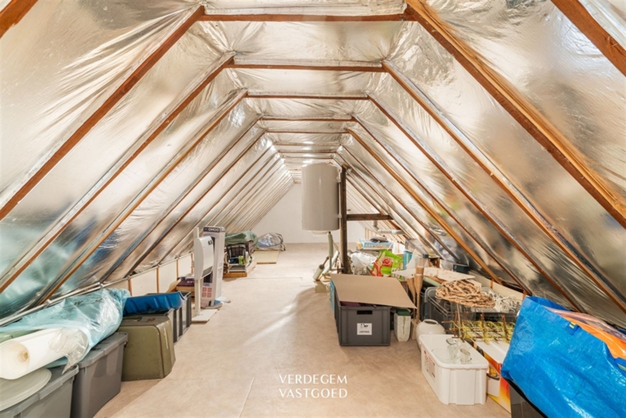 Prachtige villawoning in landelijke stijl met 3 slaapkamers, 3 garages en geniettuin foto 20