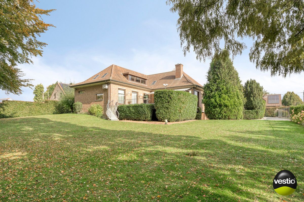 RUIME RESIDENTIEEL GELEGEN VILLA OP 46A89CA NABIJ CENTRUM BILZEN. foto 49