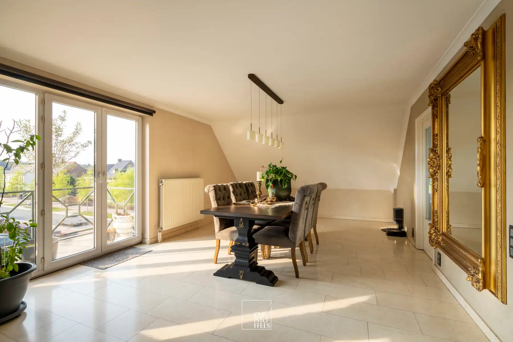 Ruim appartement (134m²) met 2 slaapkamers in Rekem foto 3