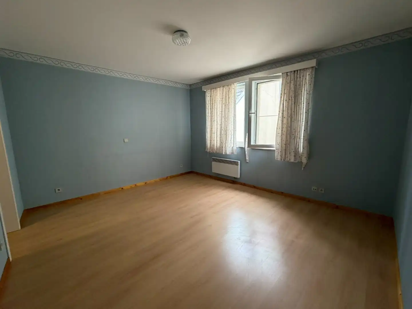 Appartement met 2 slaapkamers in centrum Halle foto 8