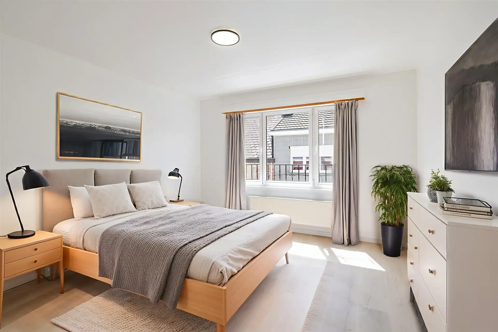 Uitstekend gerenoveerde woning met 3 slks en tuin foto 12