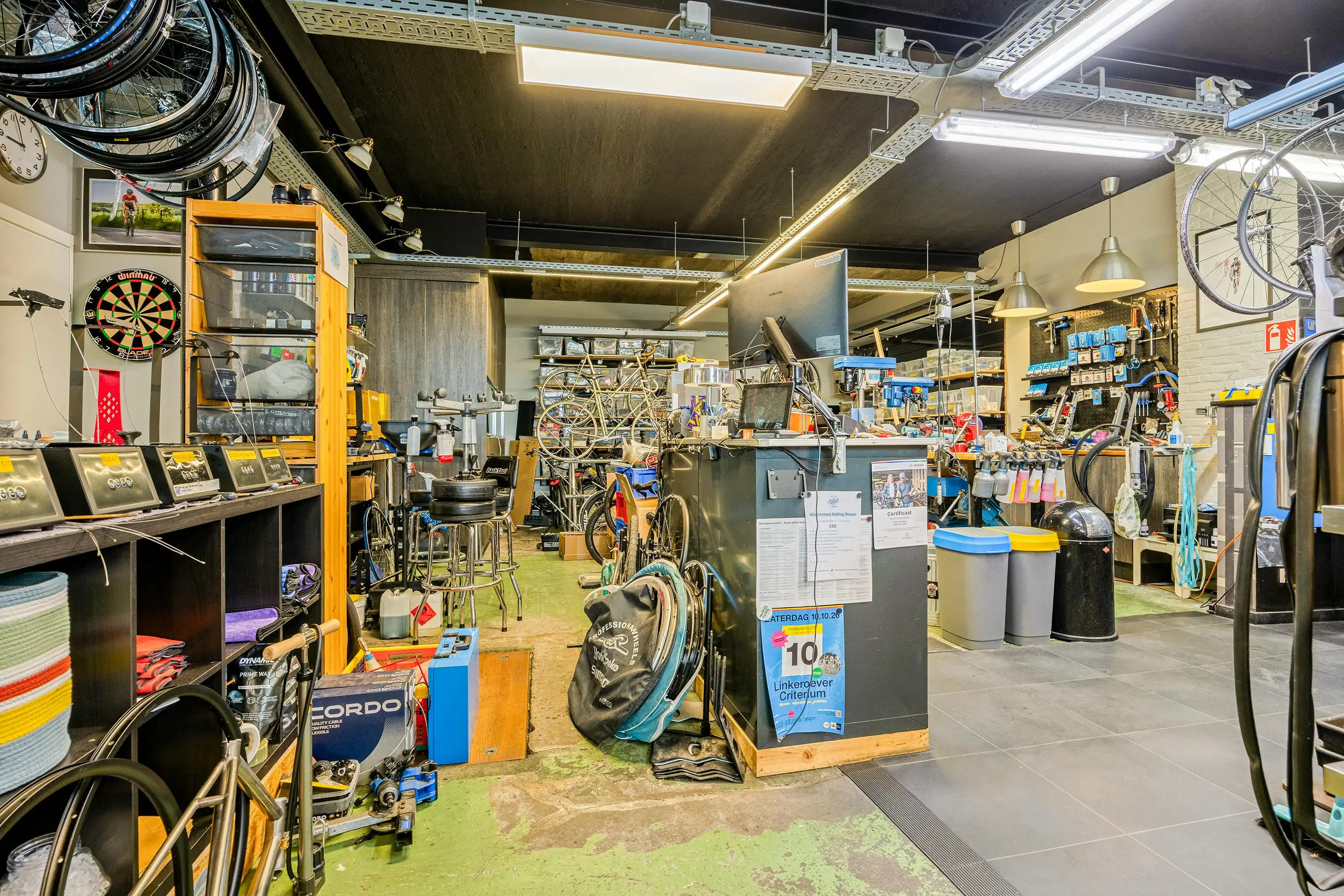 Veelzijdig eigendom met ruime woning, handelspand en magazijn foto 43