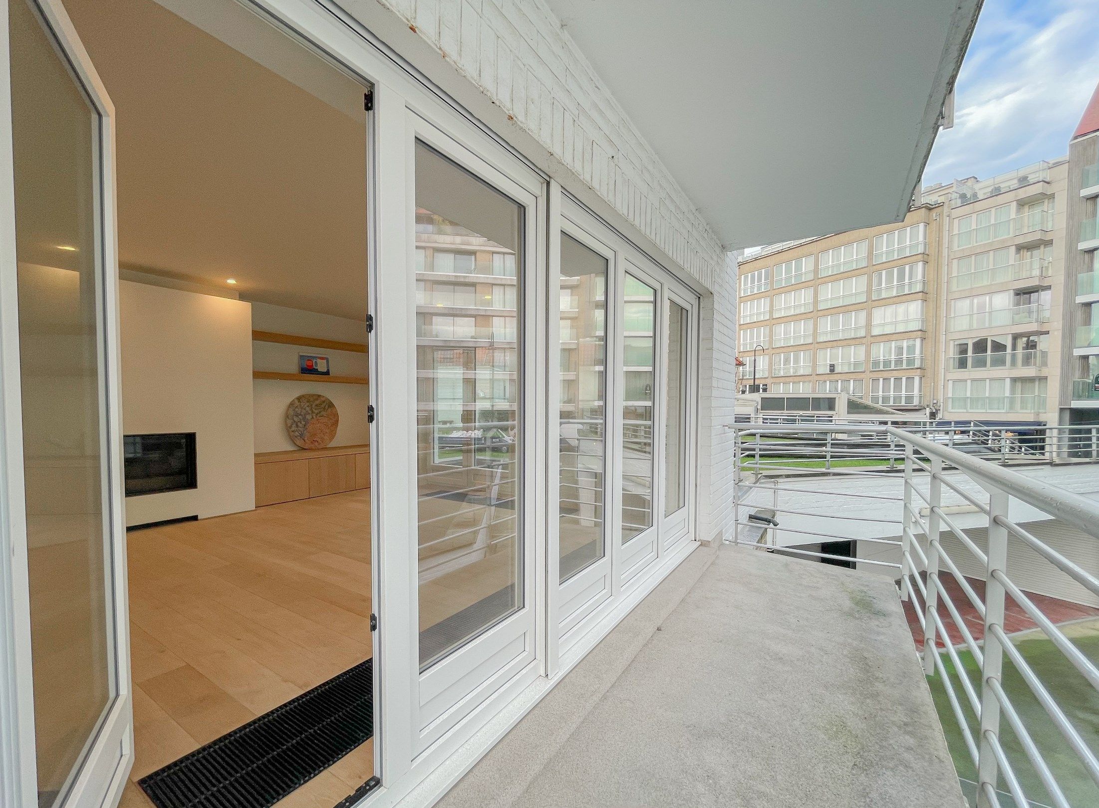 Hoekappartement met een open zicht op de Kustlaan gelegen in een standingvolle villaresidentie. foto 6