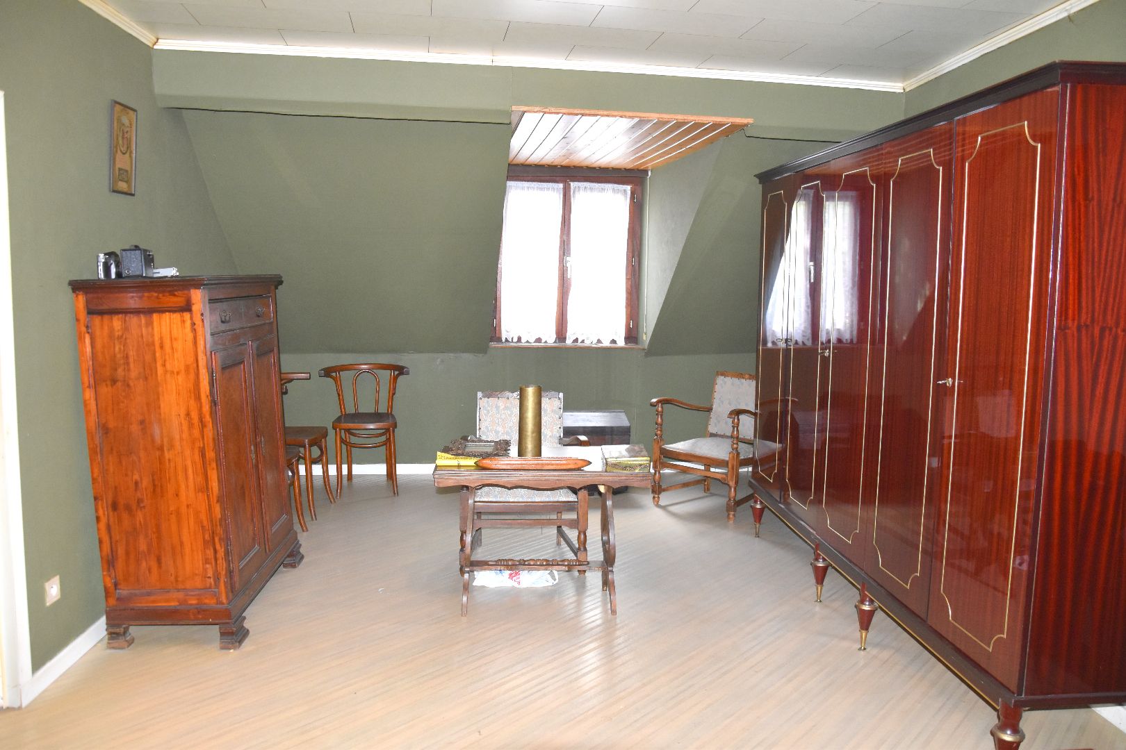 Te koop in Moorsele deze te renoveren HOB met véél potentieel foto 10