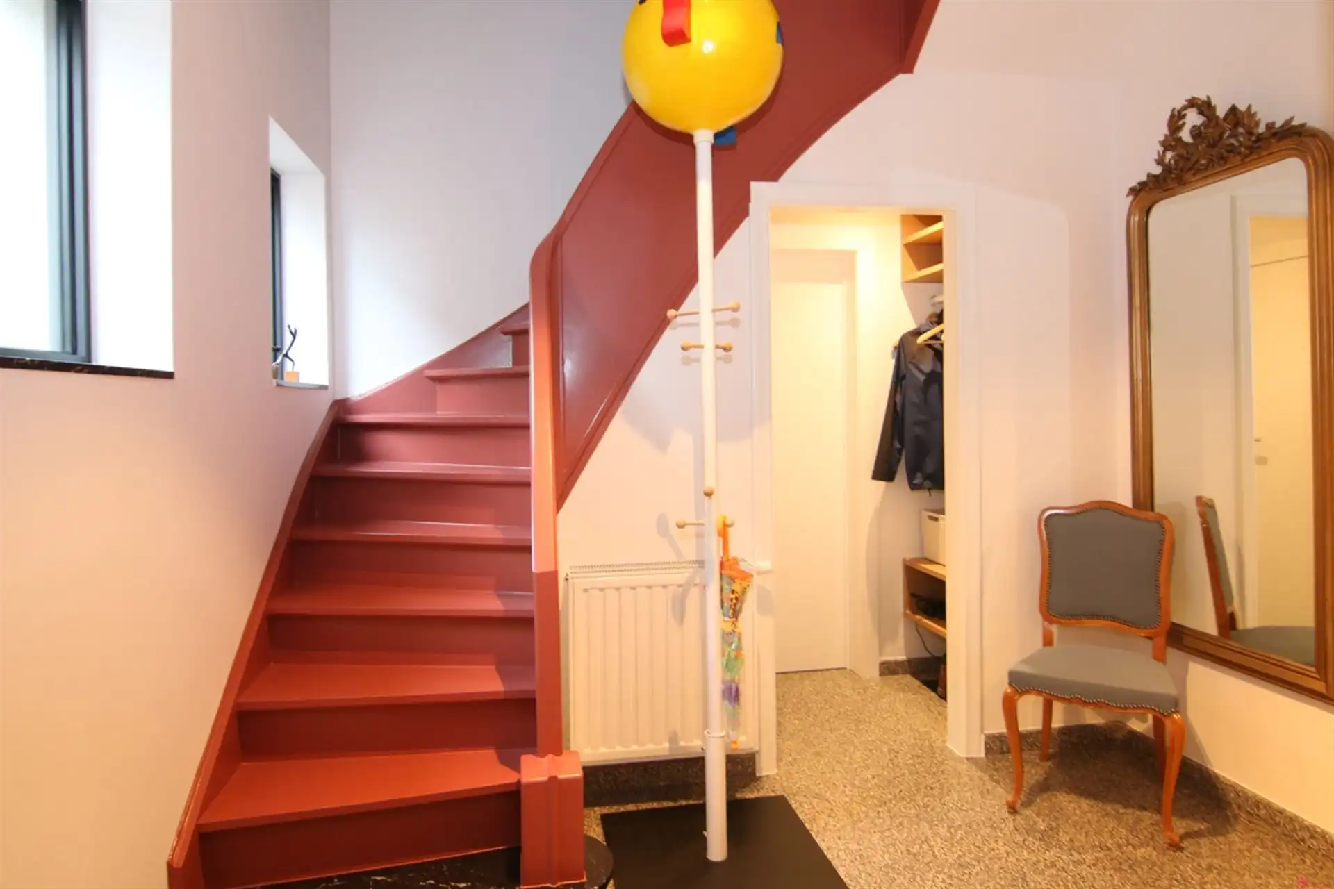 Prachtig vernieuwde halfopen woning op Pius-X foto 3