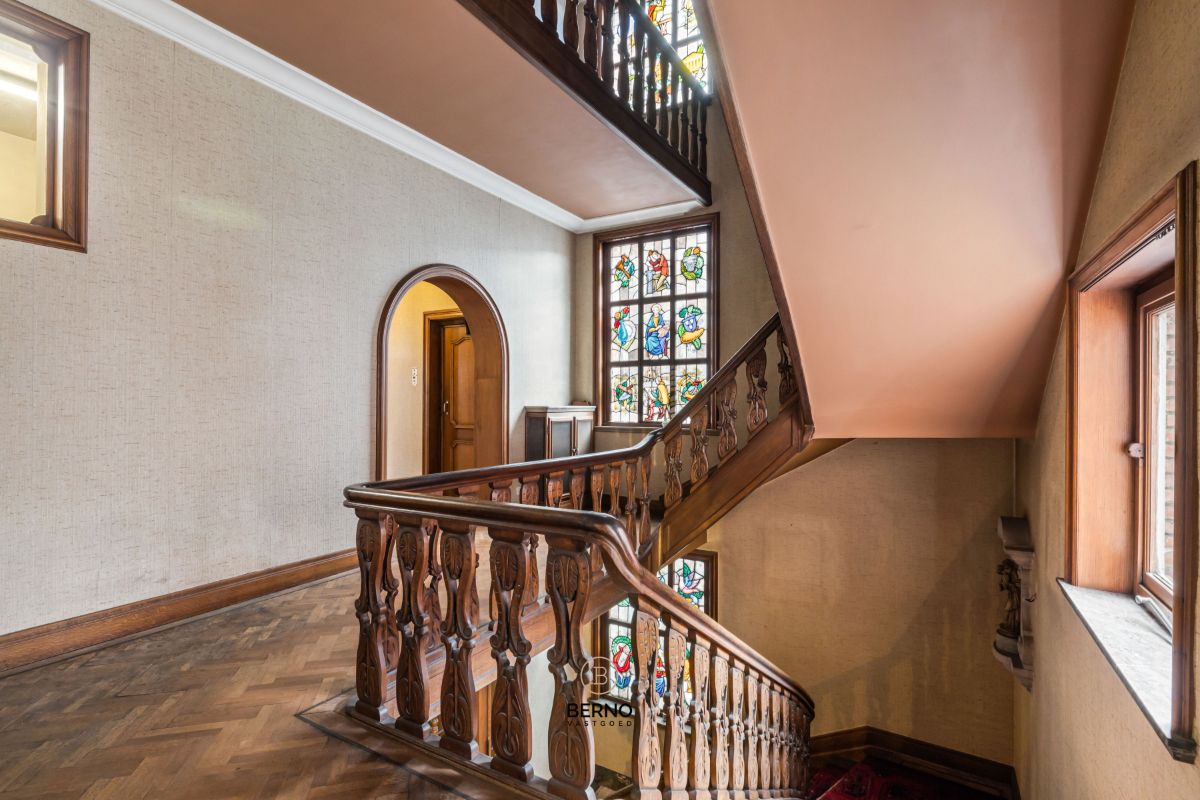 Te koop: Karaktervolle herenwoning met praktijkruimte in Zele foto 9