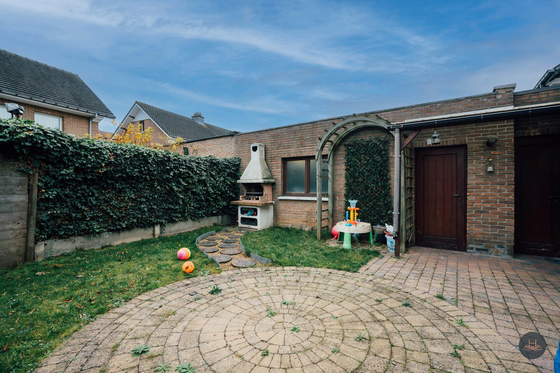 Gezellige halfopen woning in een zeer aangename buurt foto 28