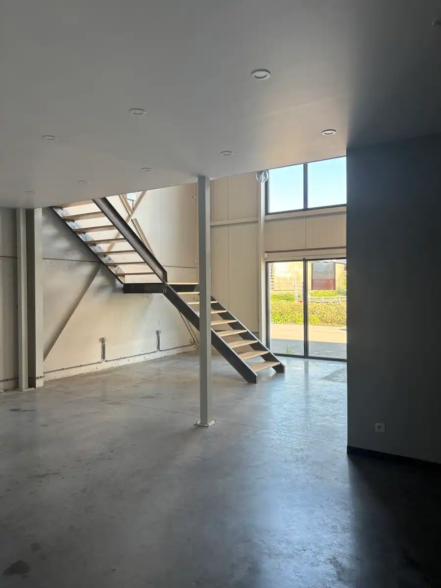 Bedrijfspand van ca 300m² foto 15
