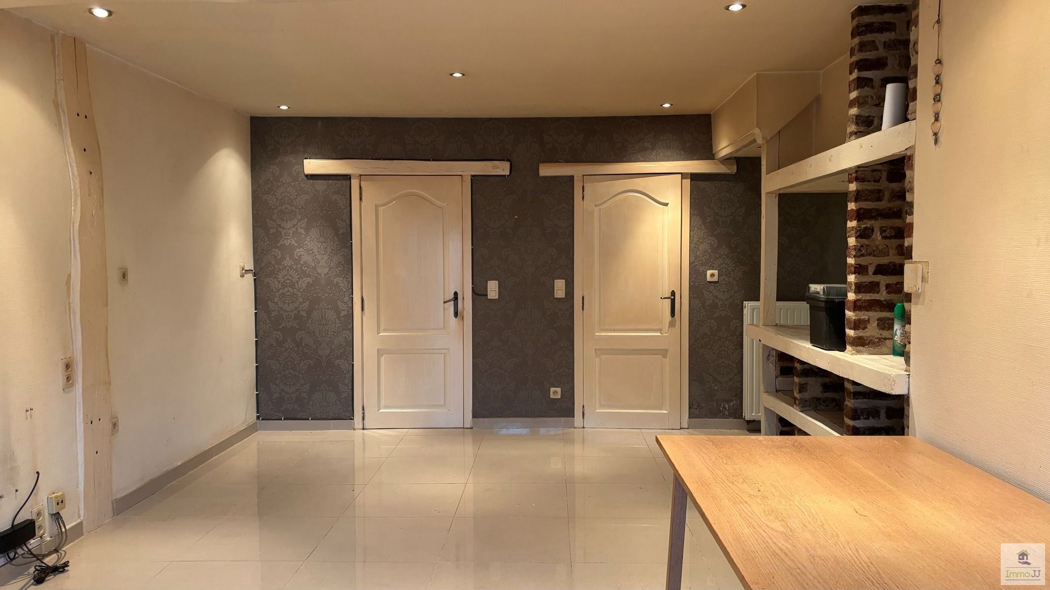 Te renoveren gelijkvloers appartement met garage  foto 3