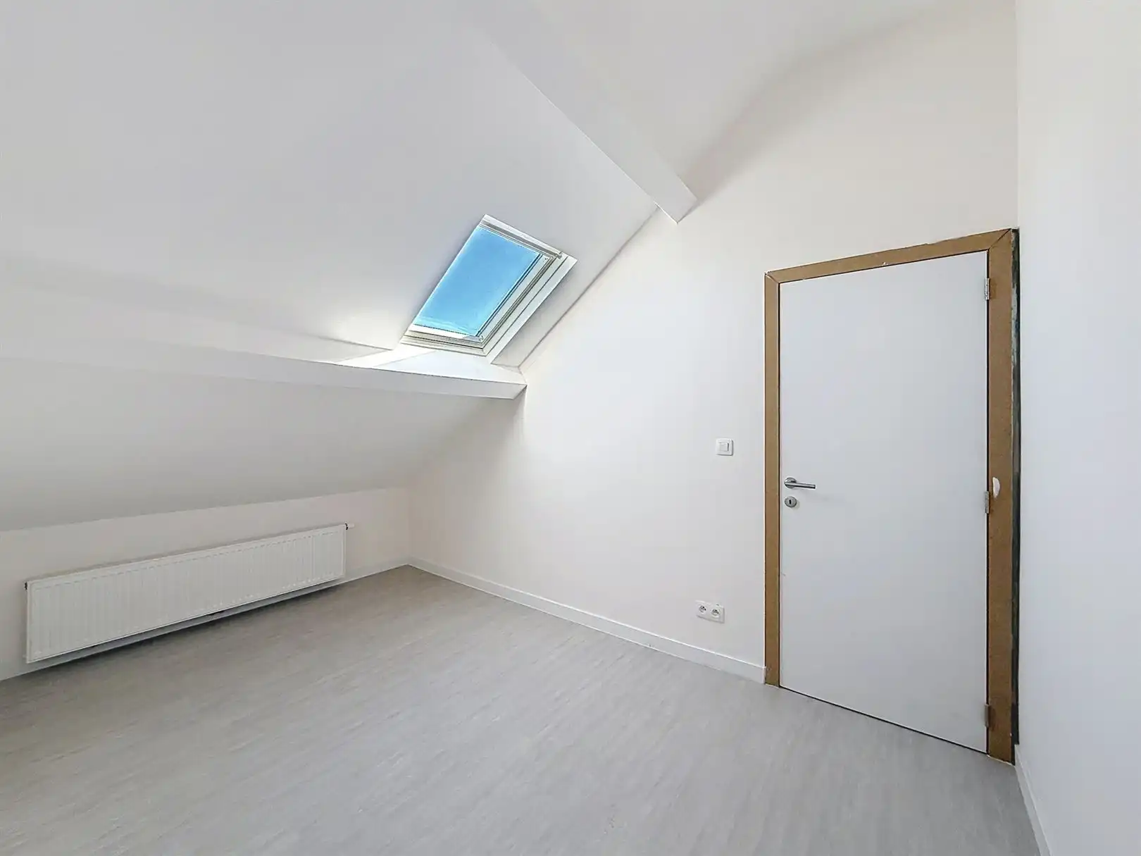 Gerenoveerde rijwoning, 4 slpks, 2 bdks, terras en tuin foto 28