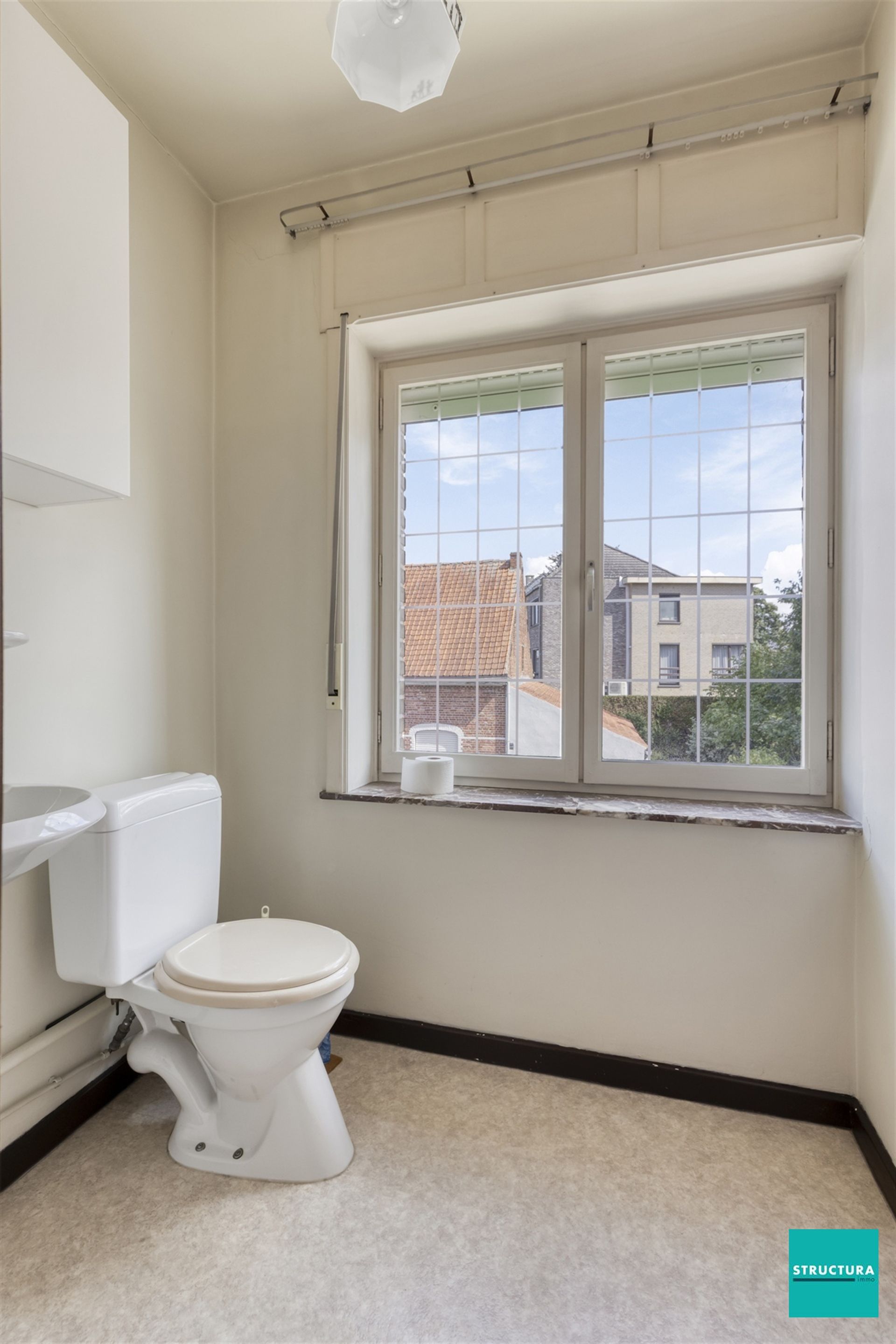 Verzorgde woning met potentieel foto 16