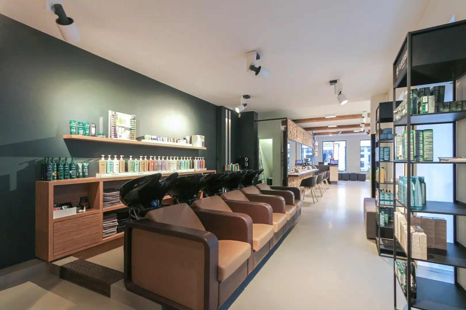 Handelsgelijkvloers Smedenstraat 13 Brugge te huur en te koop foto 13
