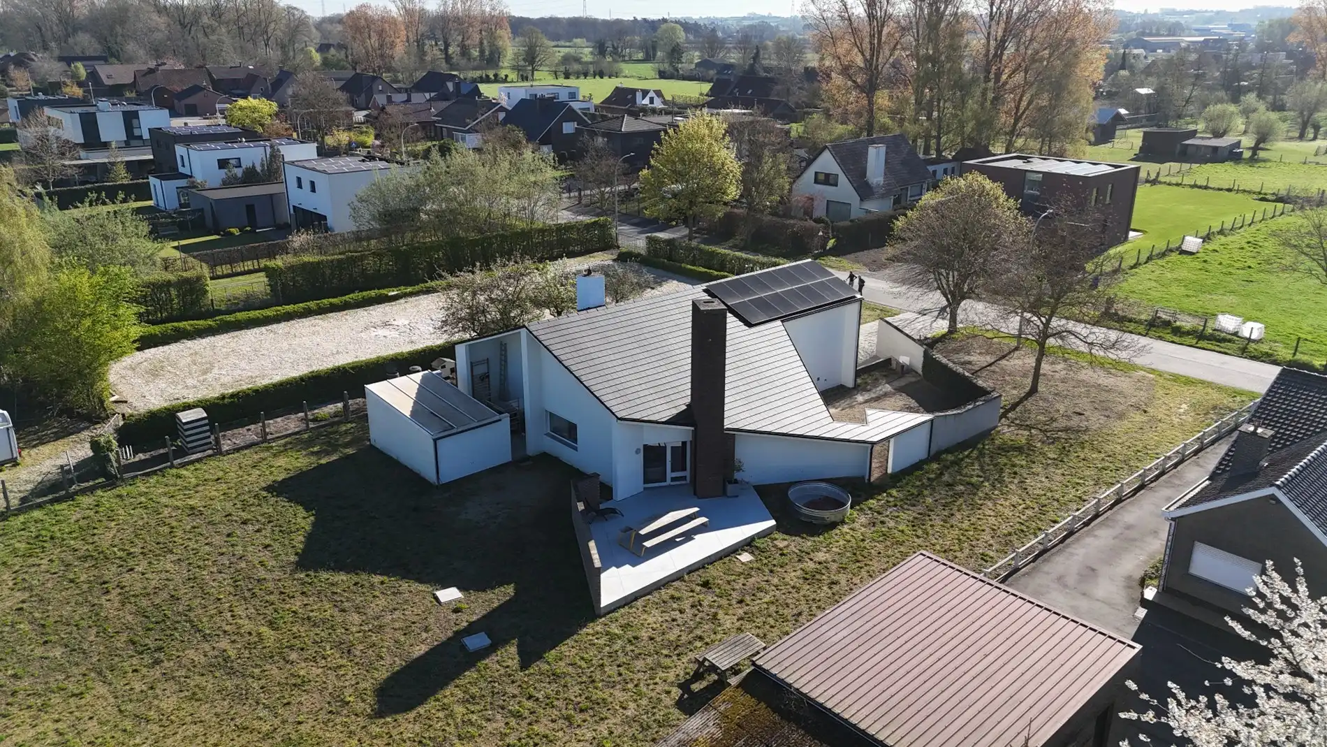TE KOOP: Ruime architectenwoning in residentiële wijk 'De Piste'. Rustig, groen en zeer bereikbaar perceel van 1800m²! foto 19