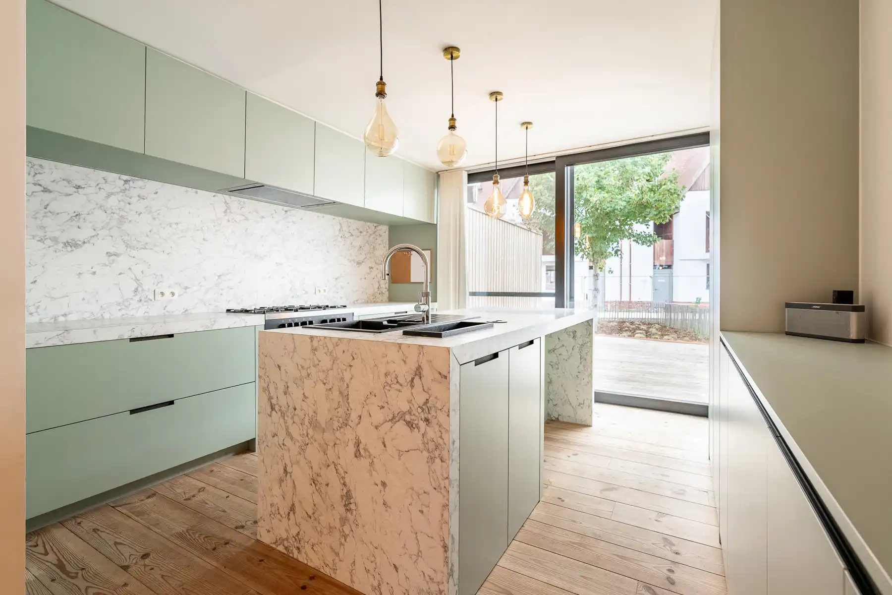 Volledig vernieuwde, gezellige ongemeubelde woning foto 4