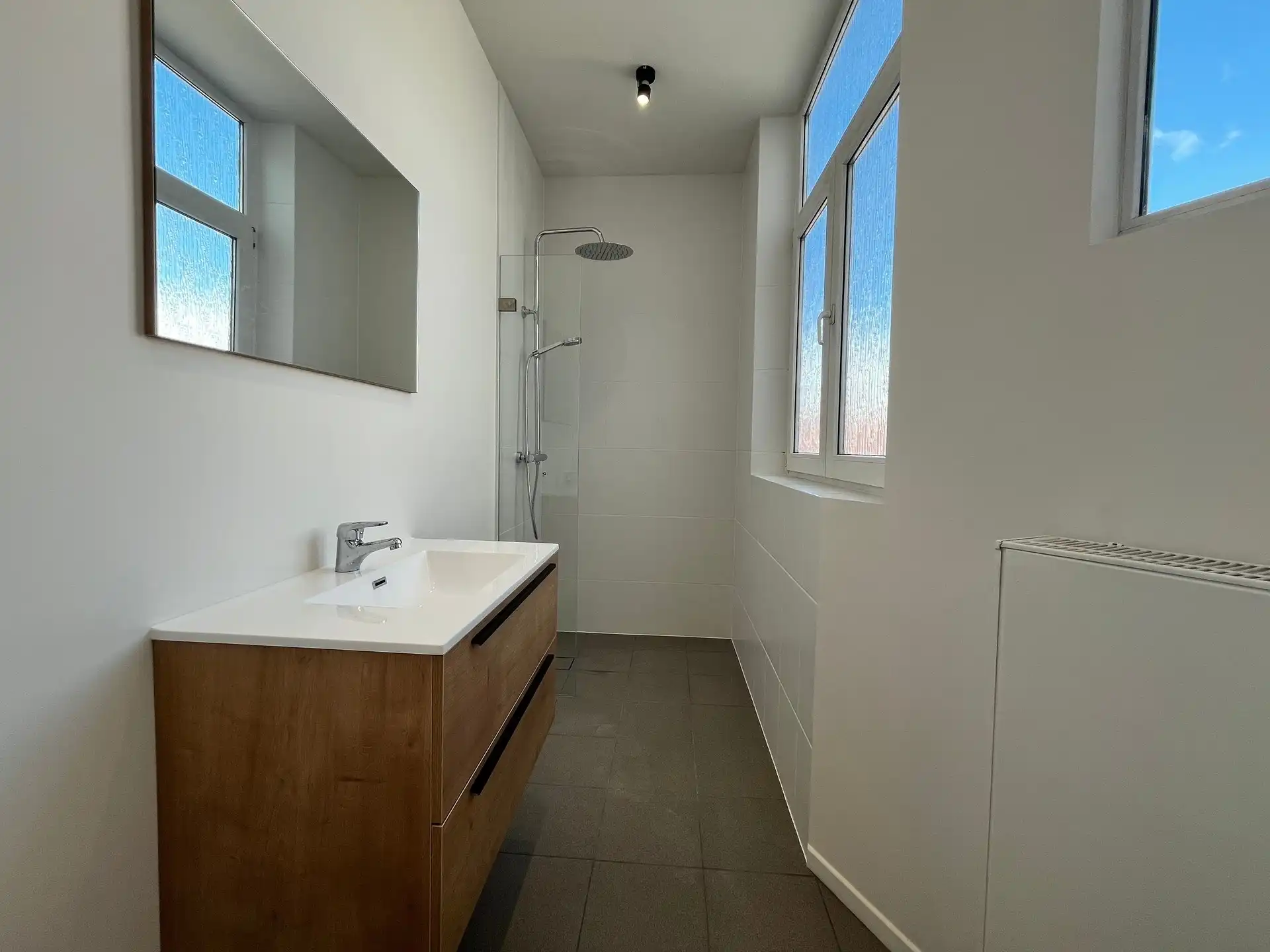Grondidg gerenoveerd 1 slpk appartement met dressing foto 6