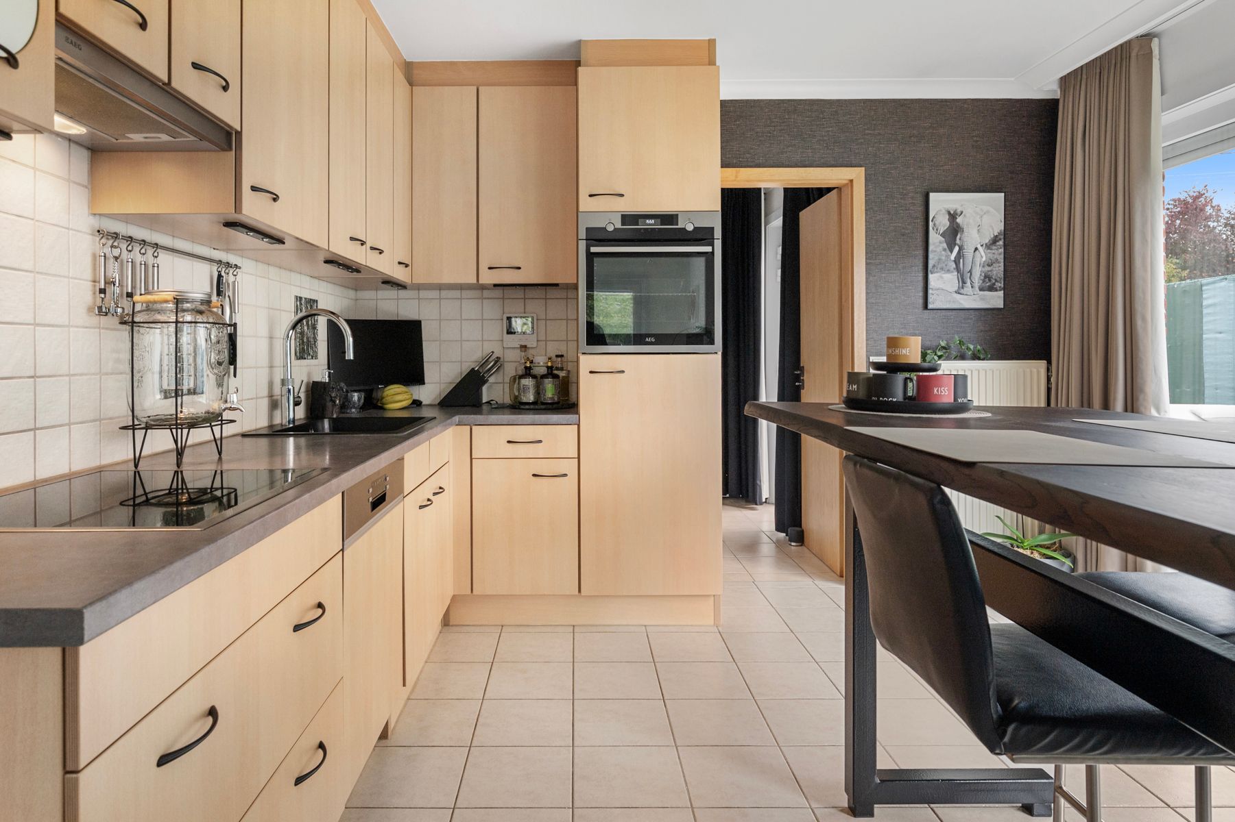 Open bebouwing met magazijn en 4 slaapkamers foto 10