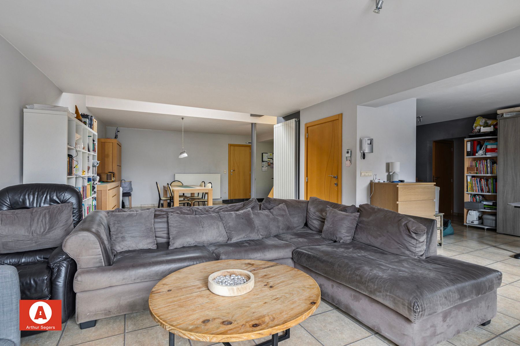 Ruime woning met handelsruimte op topligging in Malderen  foto 4