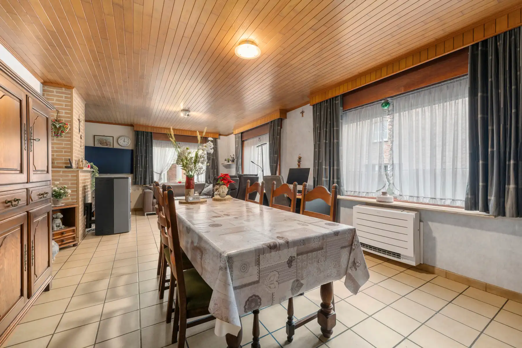 Alleenstaande woning op ruim perceel van 756 m² foto 6