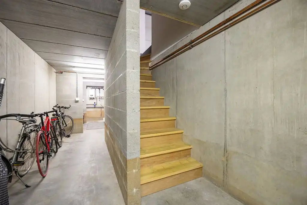 Moderne architecturale woning in een doodlopend straatje foto 19