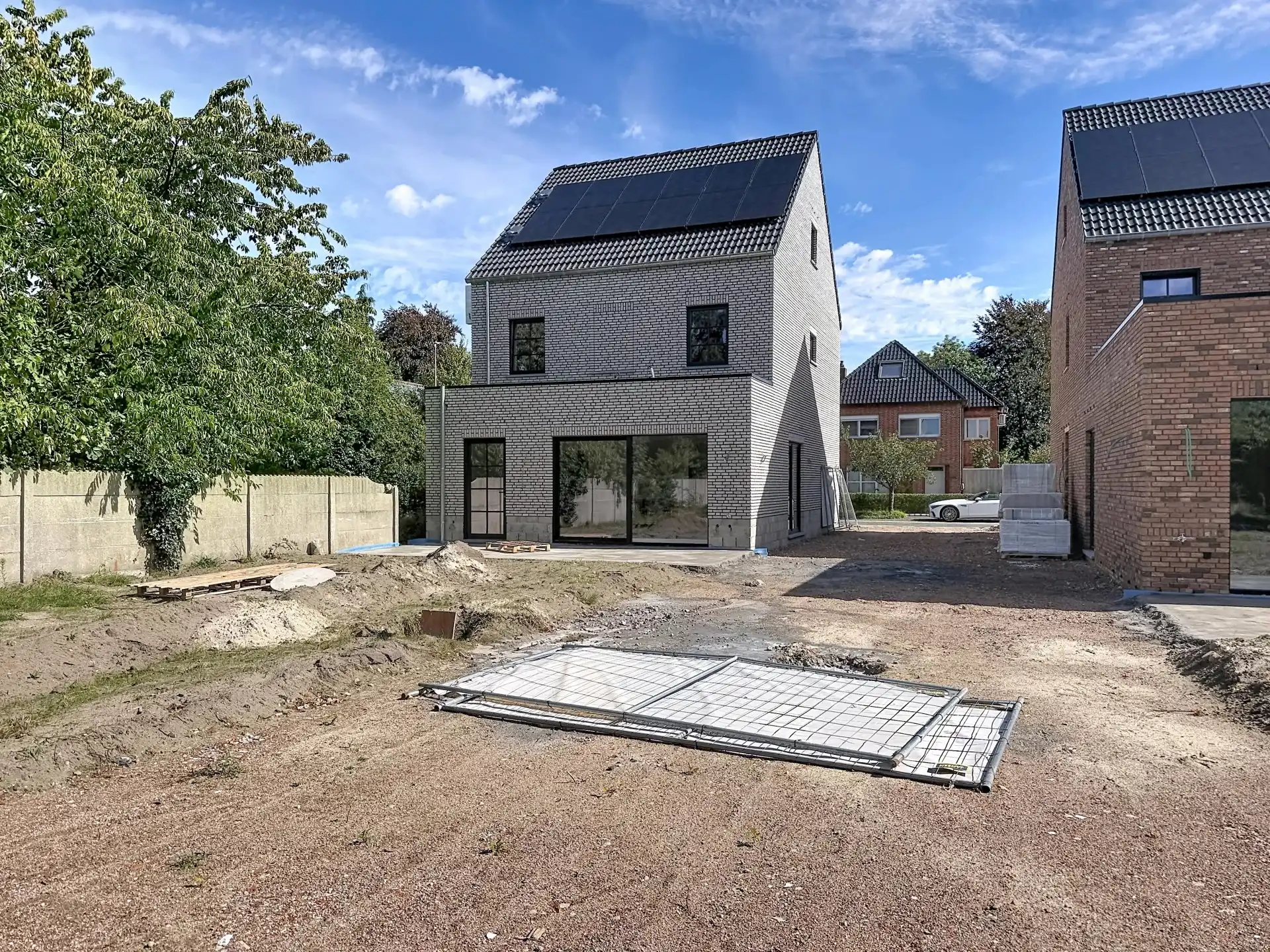 Moderne halfopen nieuwbouwwoning op een topligging nabij het centrum van Lommel. foto 5