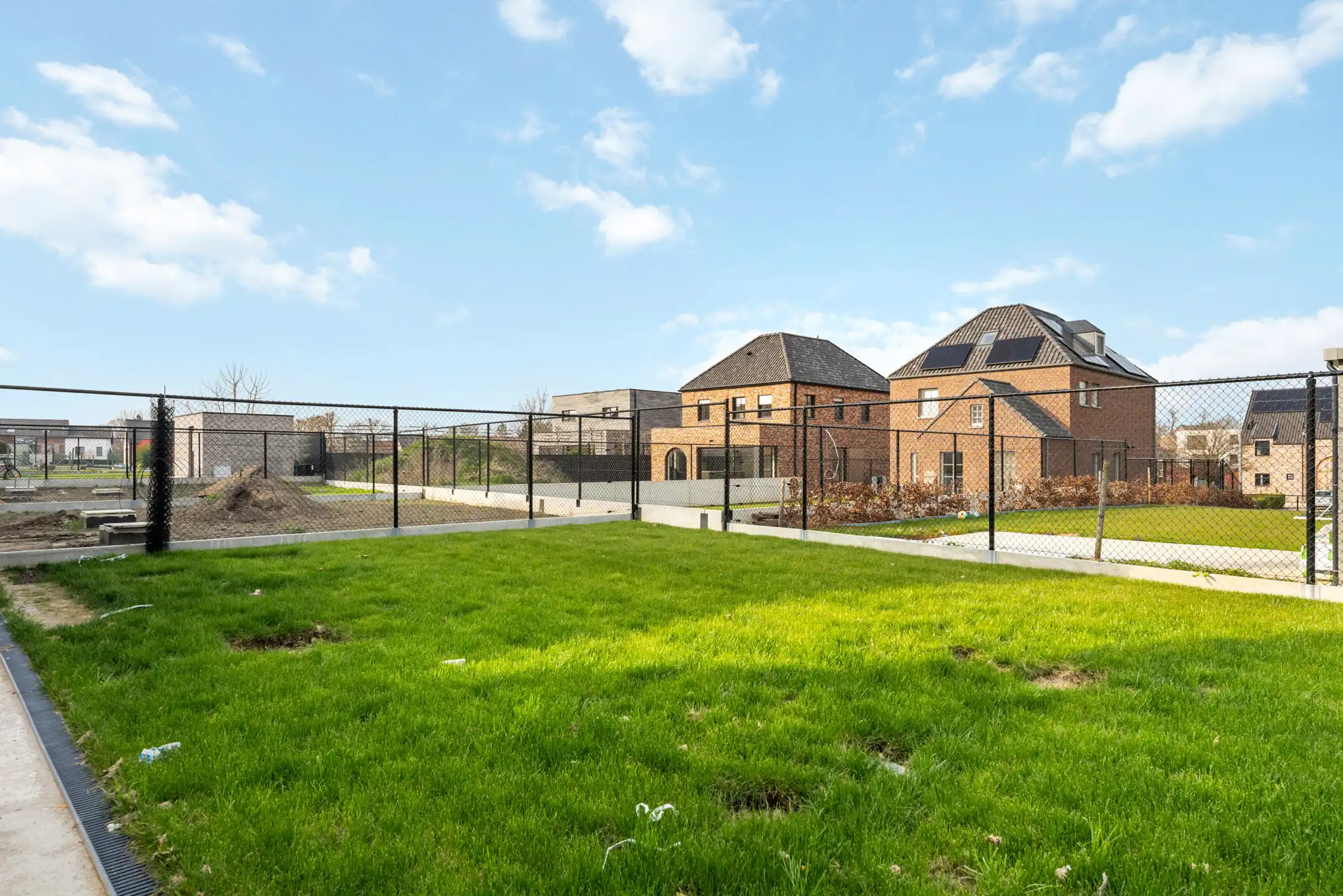 Charmante nieuwbouwwoning met carport te Zichen.  foto 7