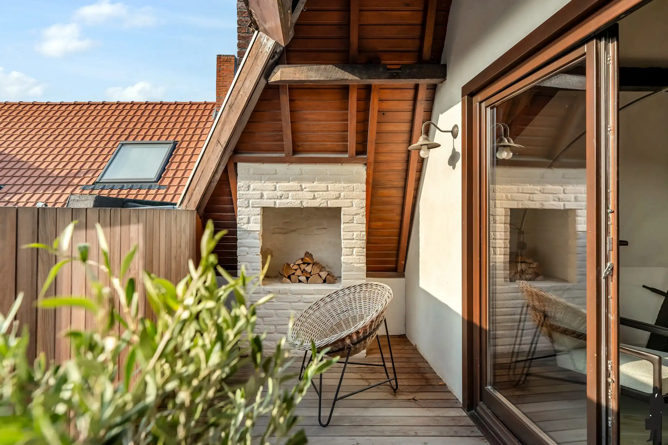 Neoclassicistische stadswoning uit de 19de eeuw met zicht op de Schelde en de Kathedraal foto {{pictureIndex}}