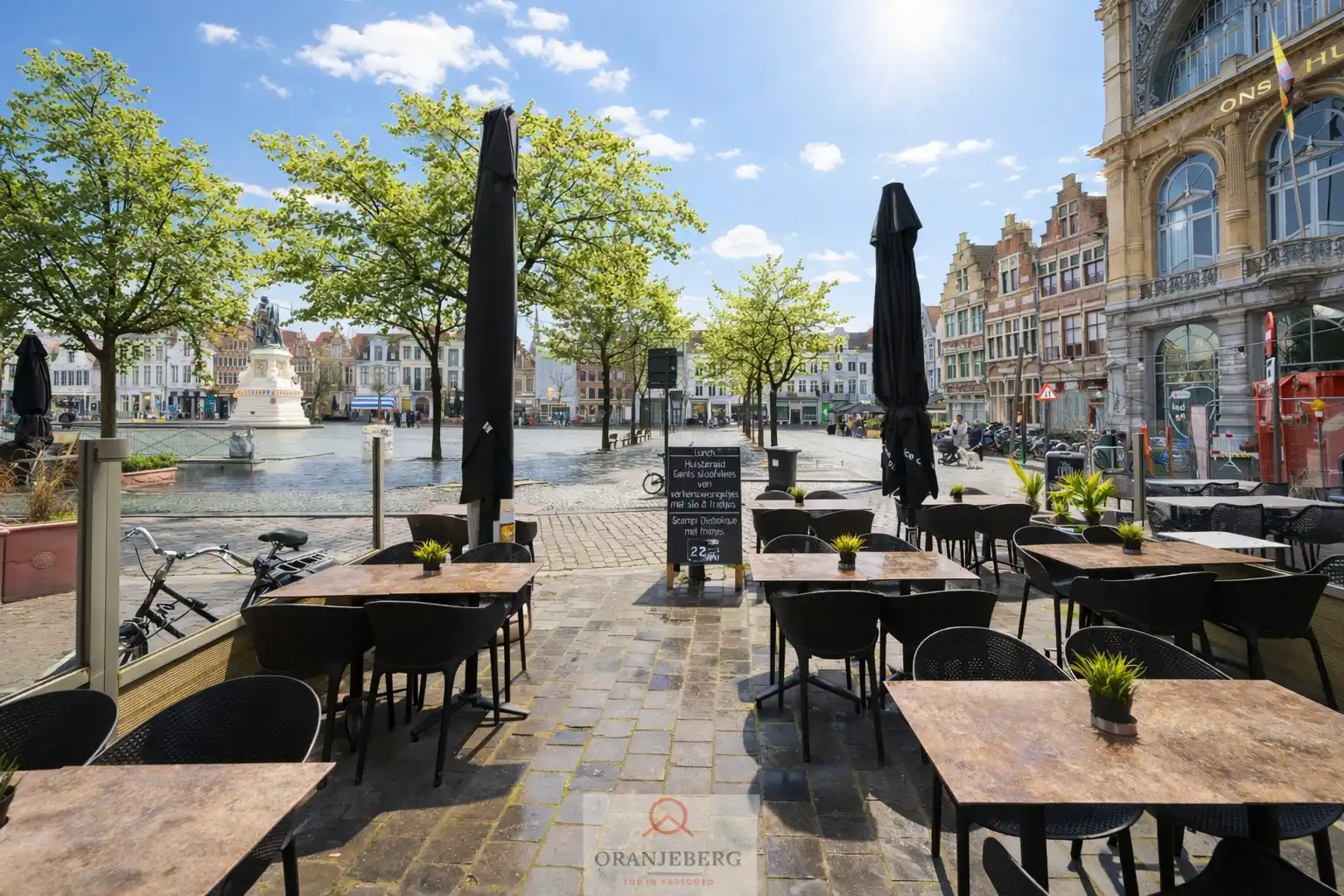 Handelspand in historisch gebouw aan de Vrijdagmarkt foto 4