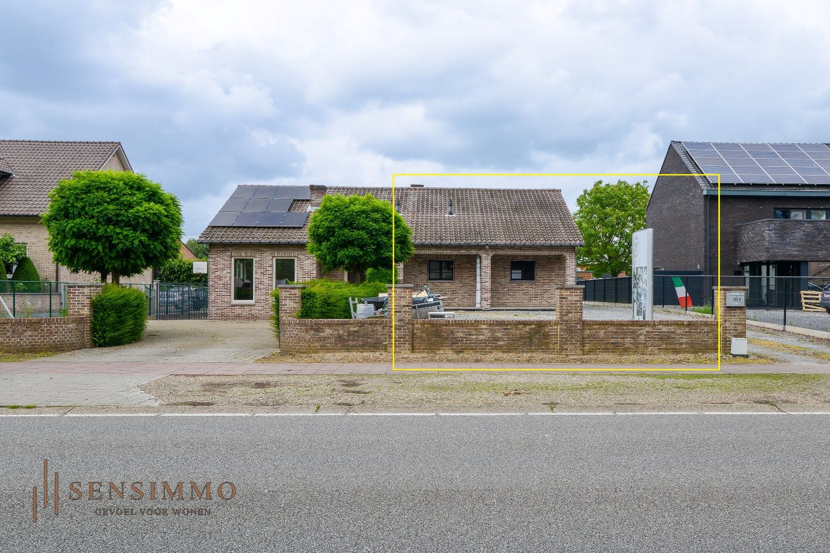 Half vrijstaande woning met 3 slaapkamers op ruim perceel met energielabel C foto 1