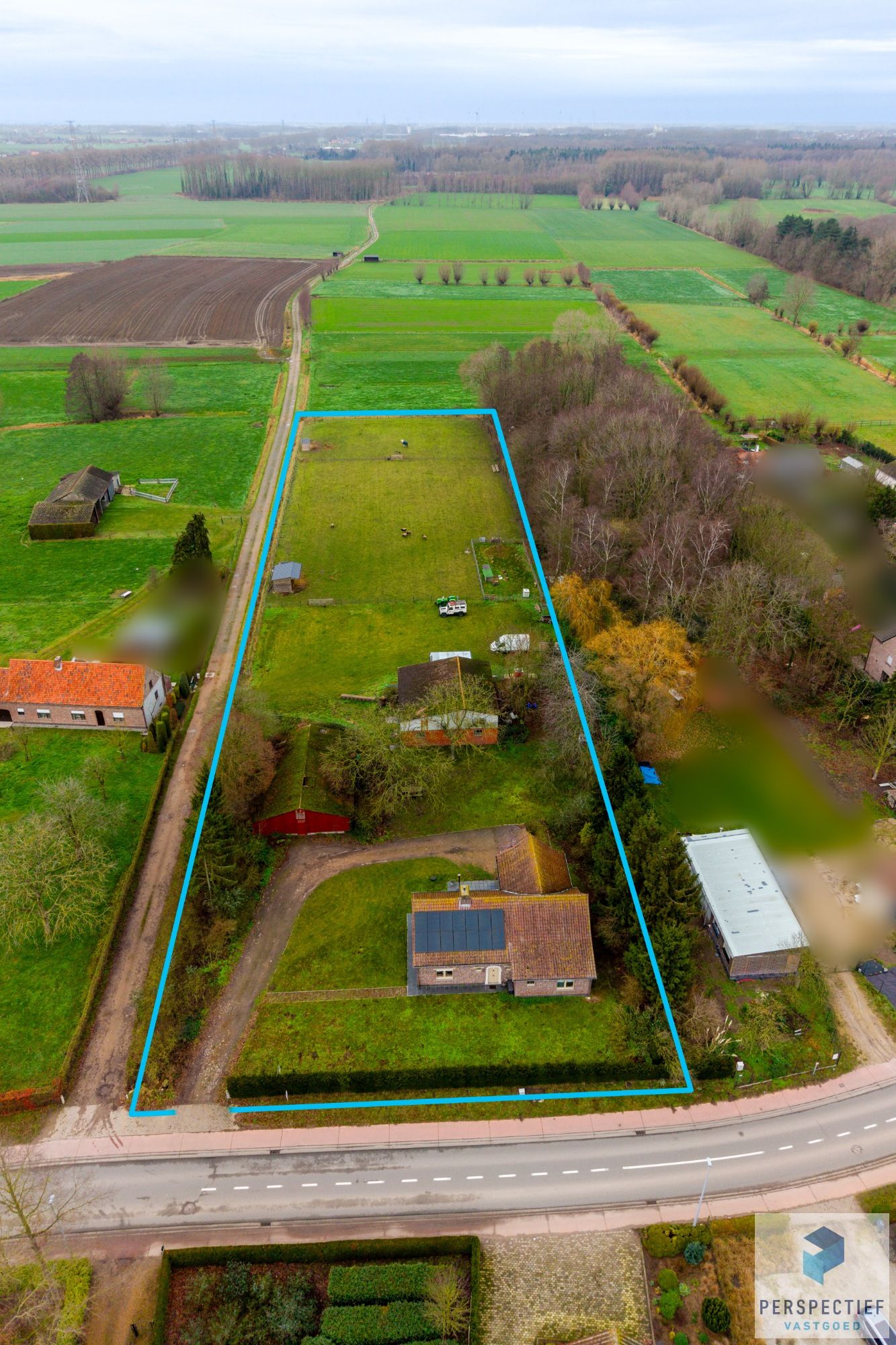 Landelijke woning met een magazijn, schuur en weide op 10&nbsp;224m² foto 3