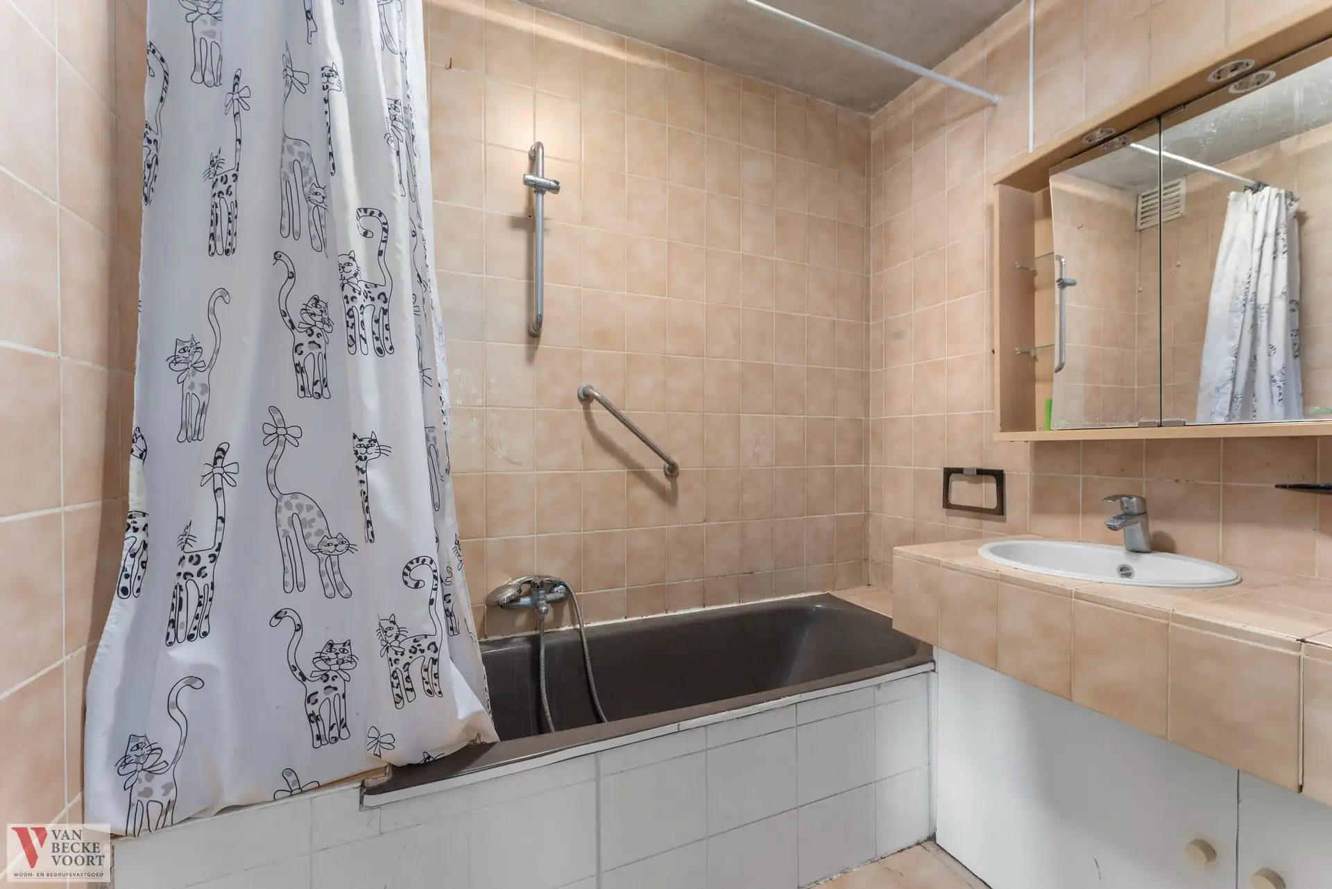 Halfopen woning opgedeeld in 2 units foto 10