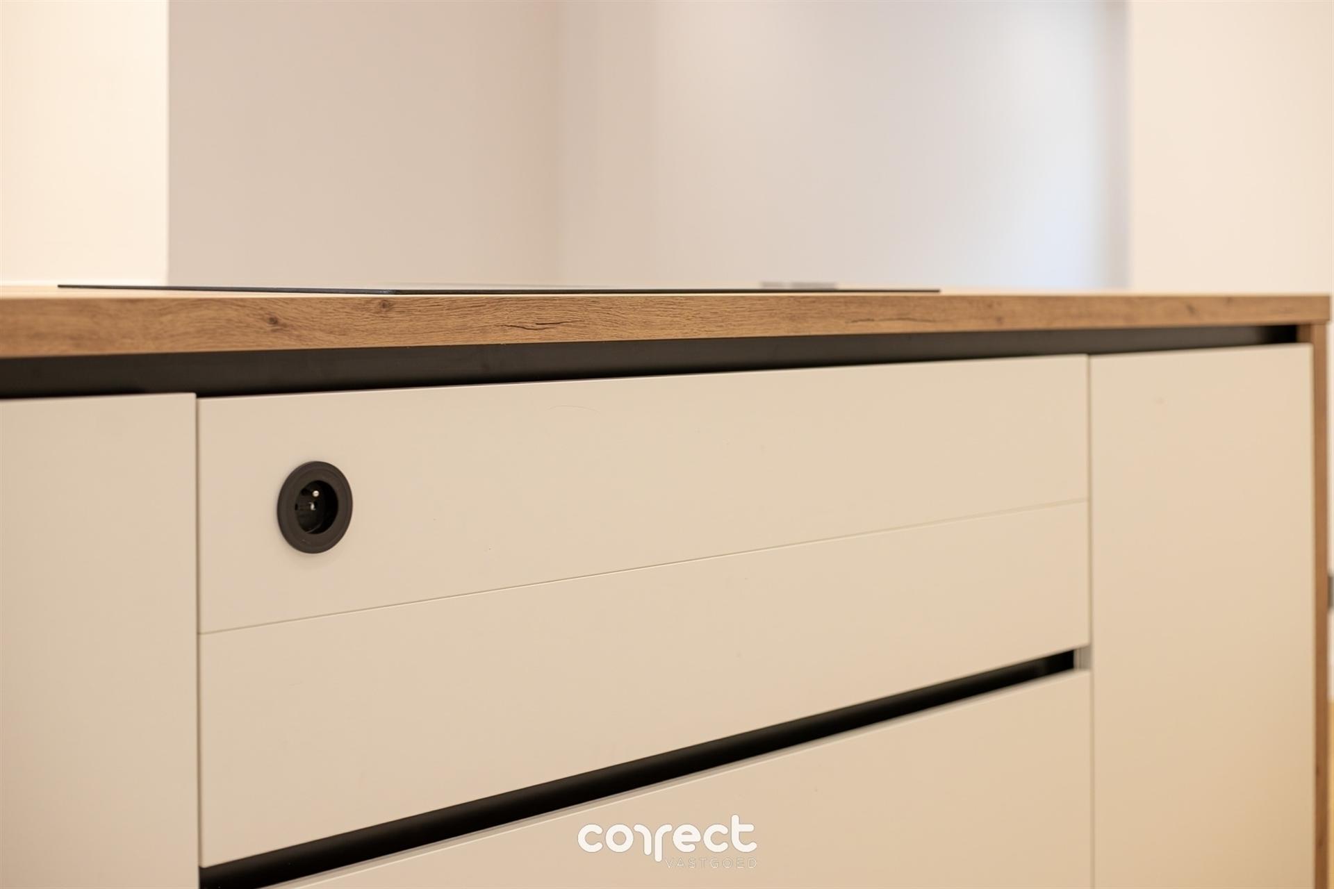 Prachtig gerenoveerde stadswoning met tuin foto 10