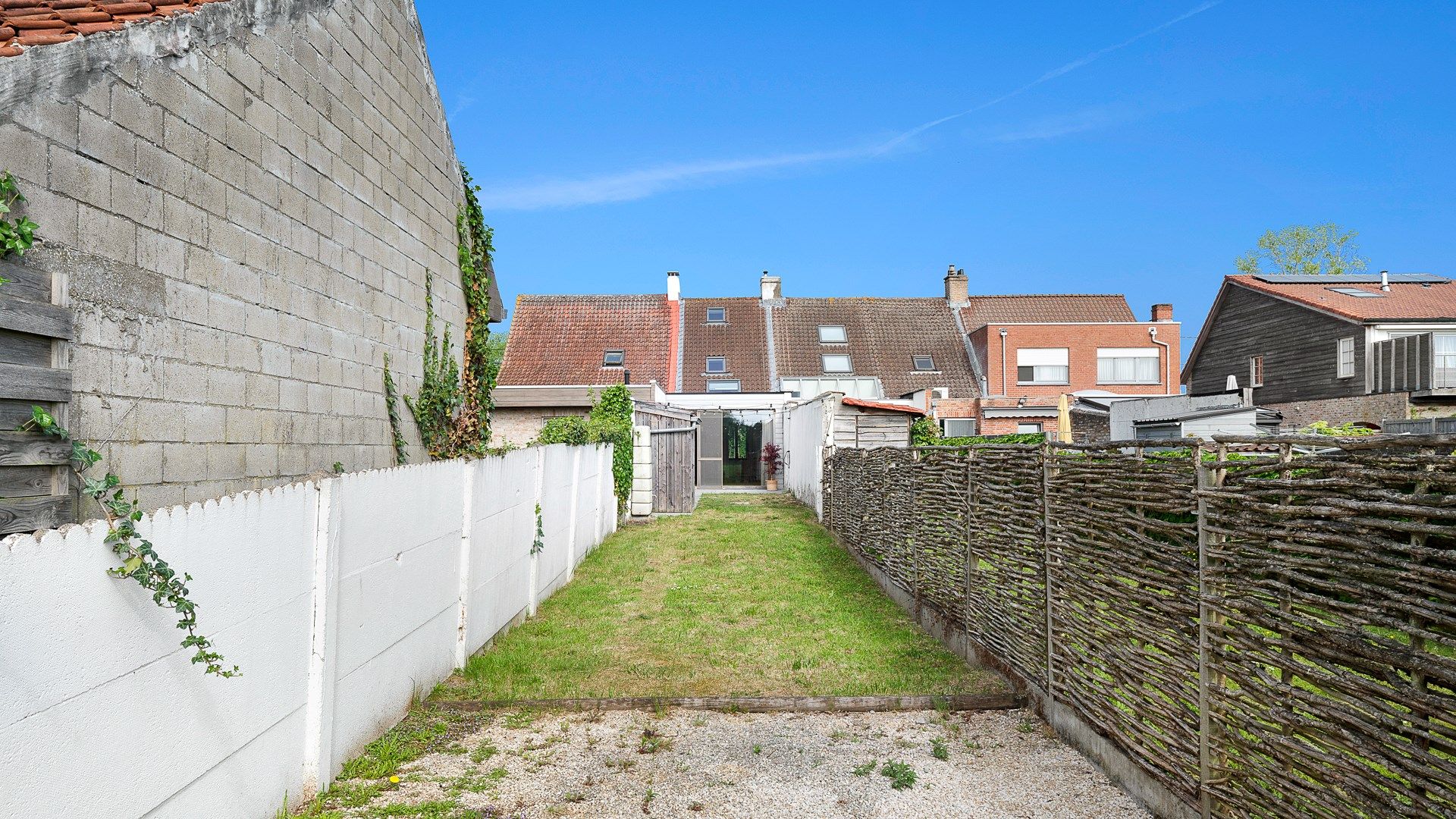 Vernieuwd huis met mooie open zichten te Damme foto 11