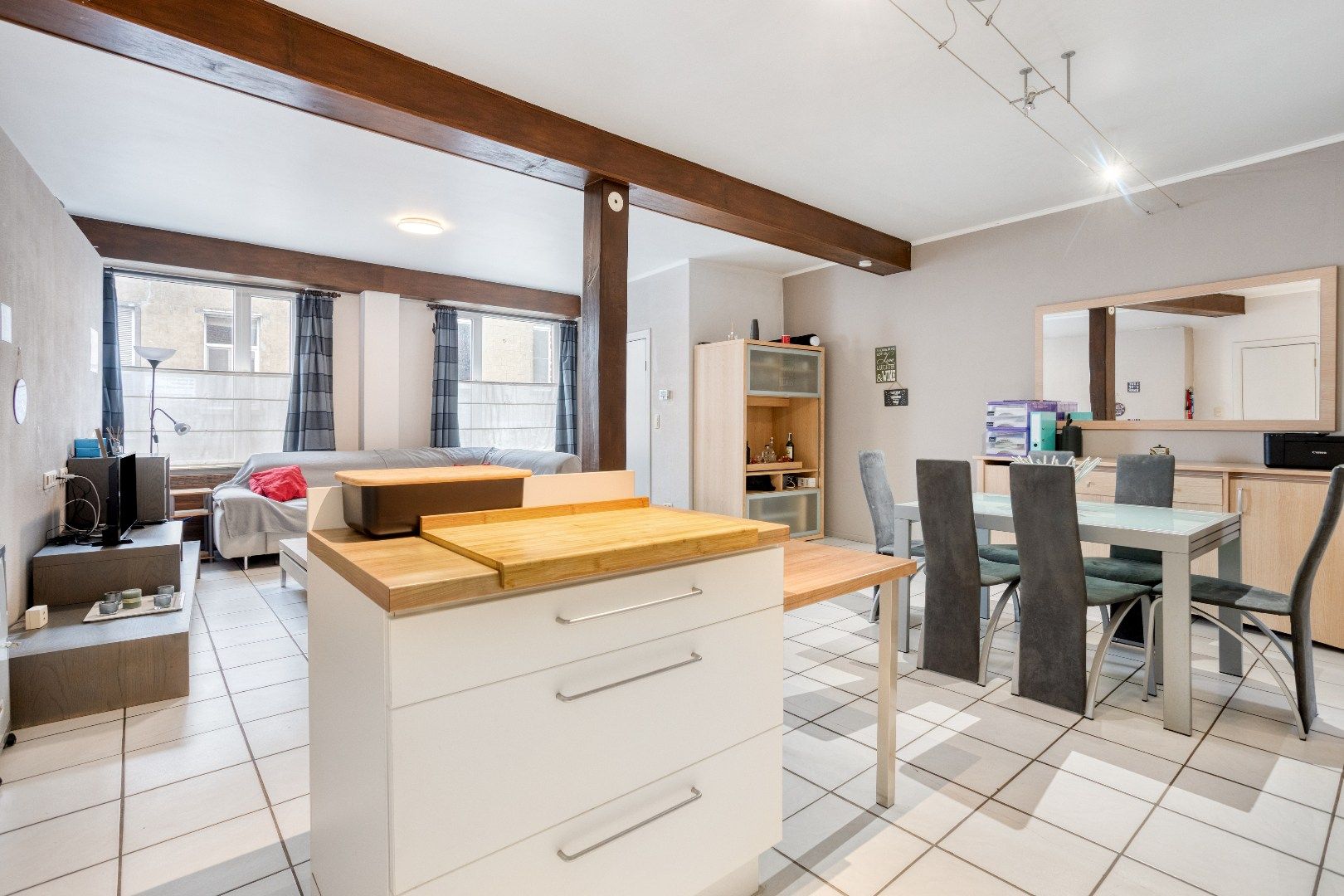 Gelijkvloersapp. (91m²) te huur in Halle, met 1 slpk en koer foto 7