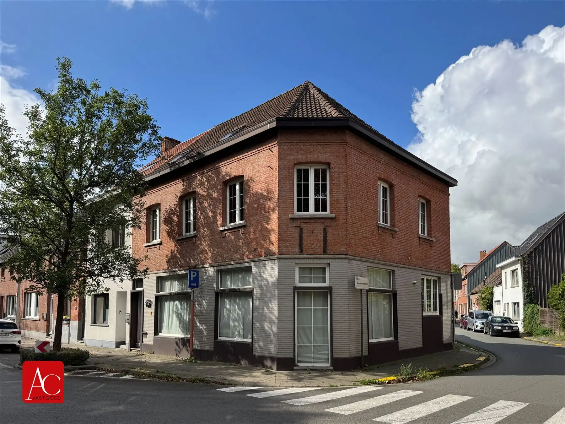 Woning met 5 slaapkamers en terras  foto {{pictureIndex}}