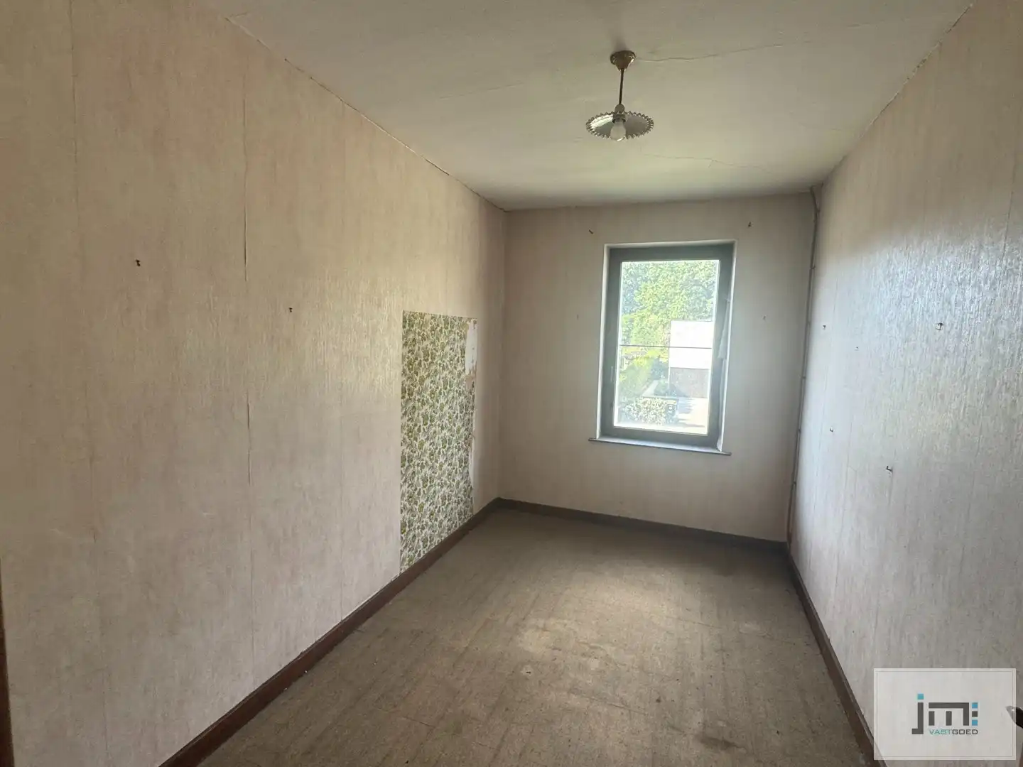 Woning op een groot perceel foto 9