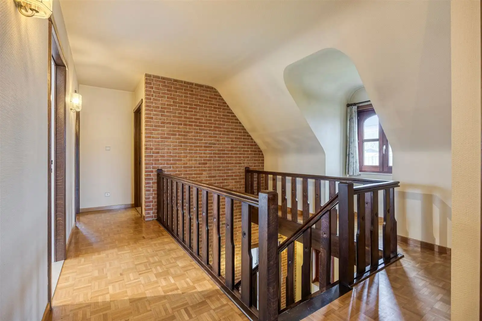 Riante open bebouwing in rustige straat foto 21