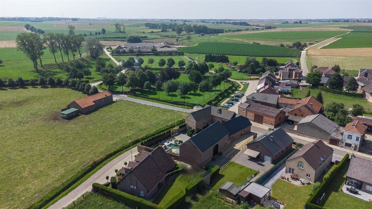 Luxueuze hoeve met schitterende binnenplaats en zwemvijver op een idyllische, natuurrijke locatie te Tongeren foto 7