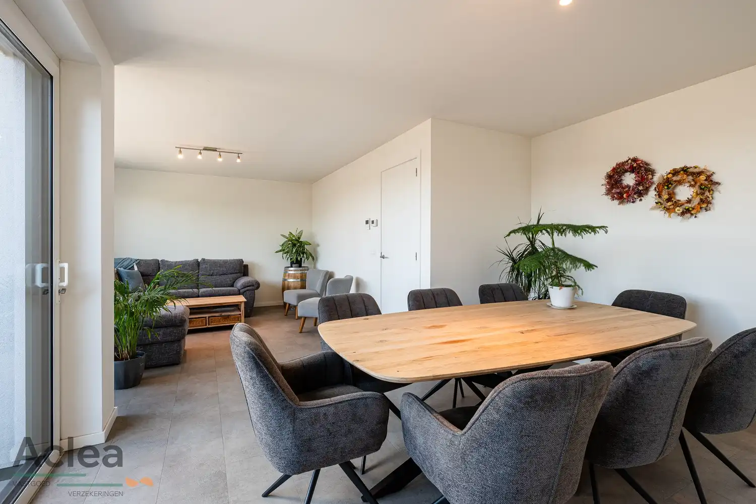 Modern appartement met ruim terras én garage in Sint-Jan-in-Eremo foto 2