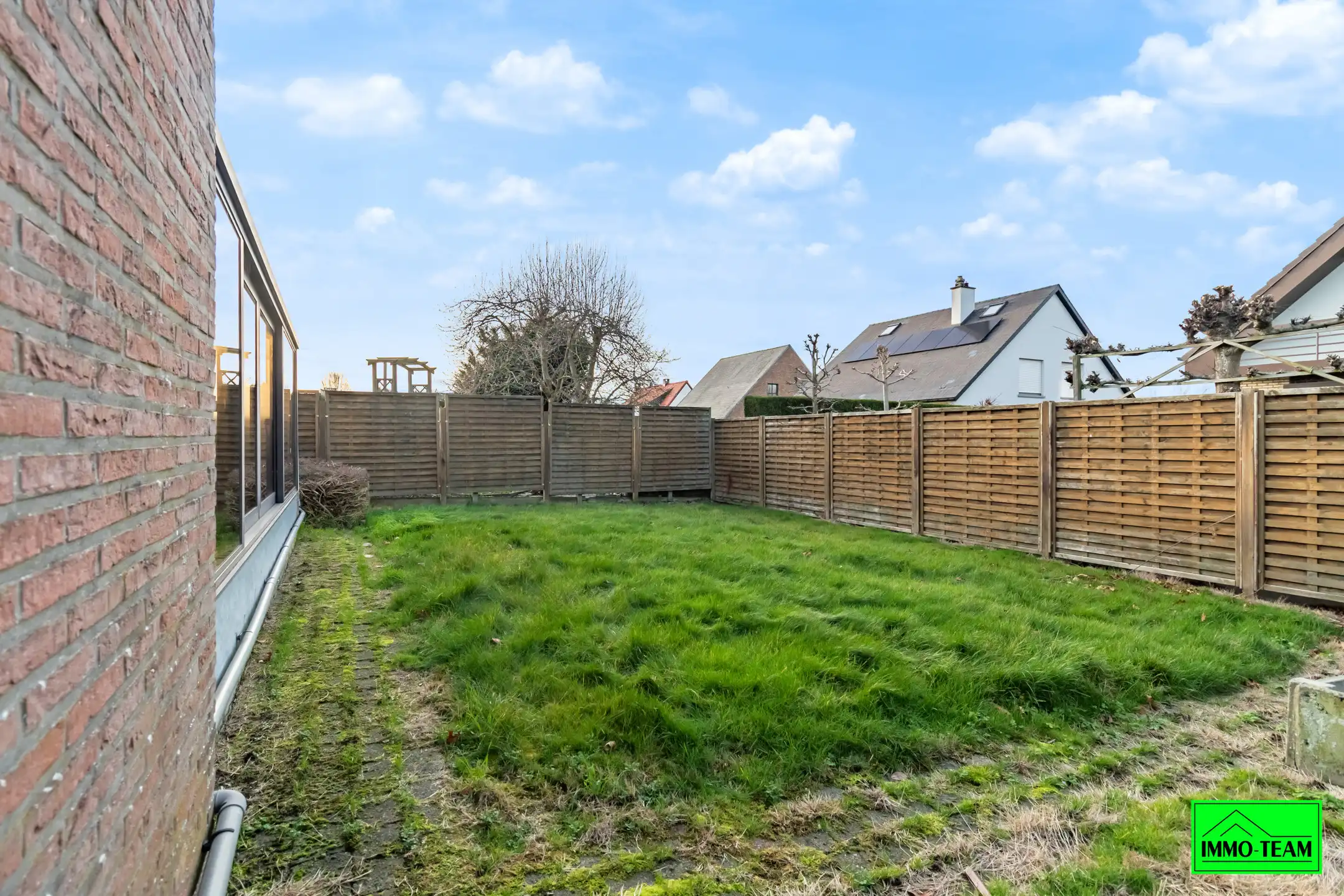 Bungalow met 3 slaapkamers in rustige woonwijk  foto 18