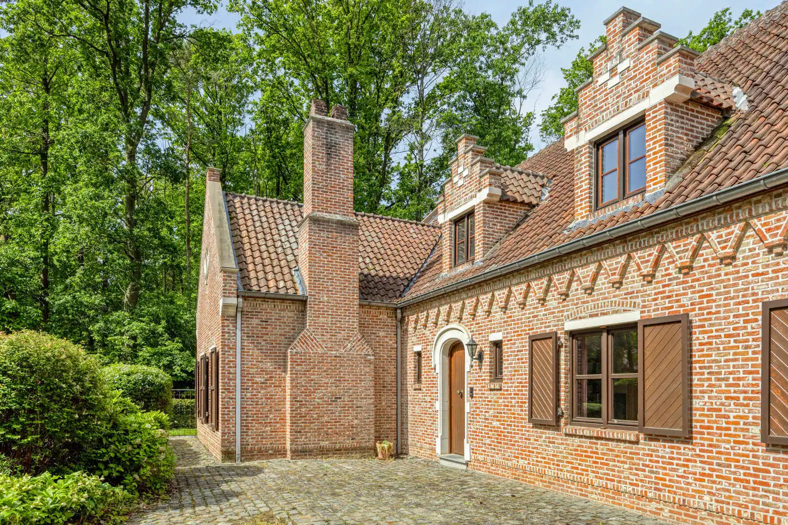 Prachtige en kwalitatieve woning op toplocatie in Linden.   foto {{pictureIndex}}
