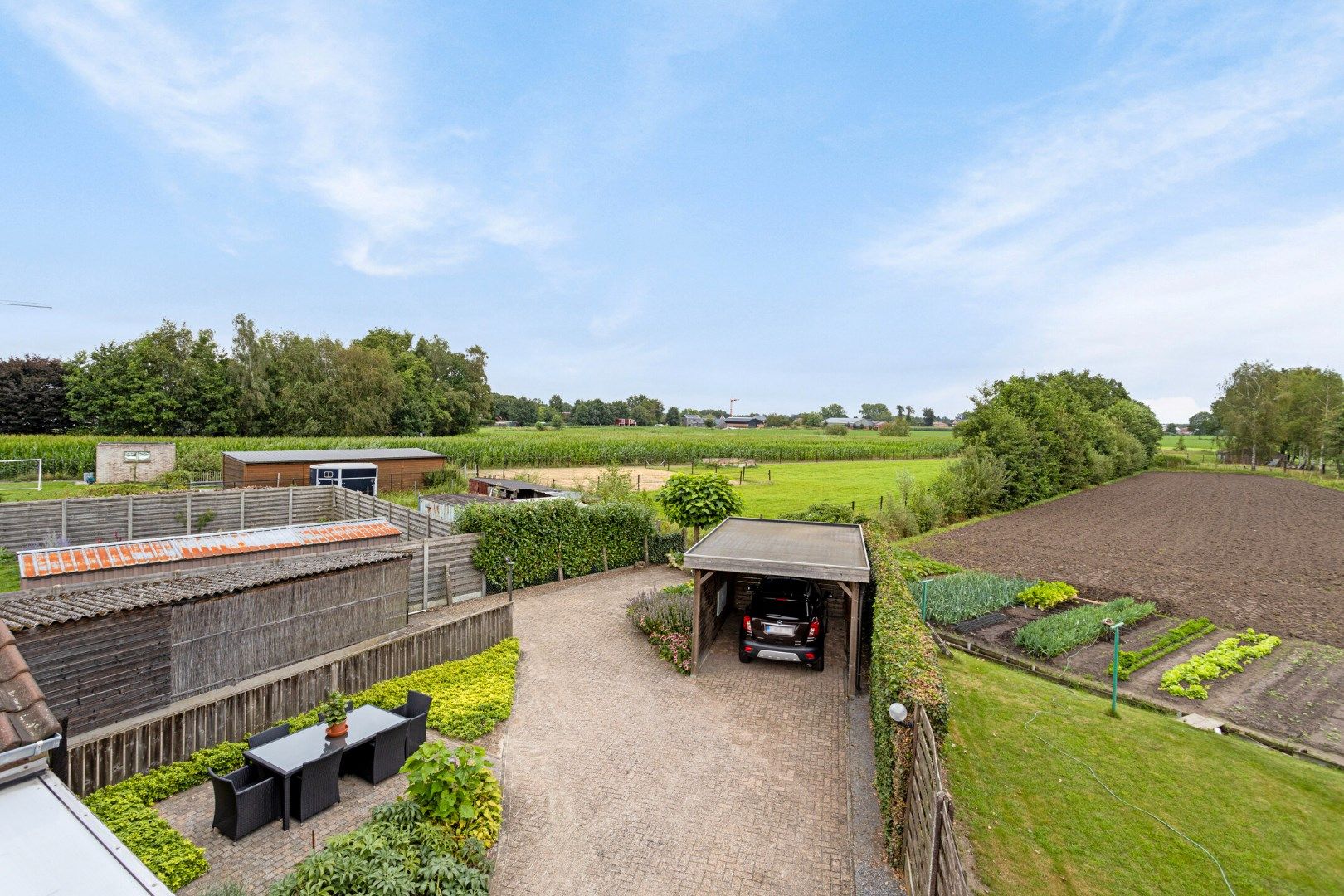 Gelijkvloerse woning met 3 slpks op 783 m², landelijk gelegen tussen Mol en Geel ! foto 3