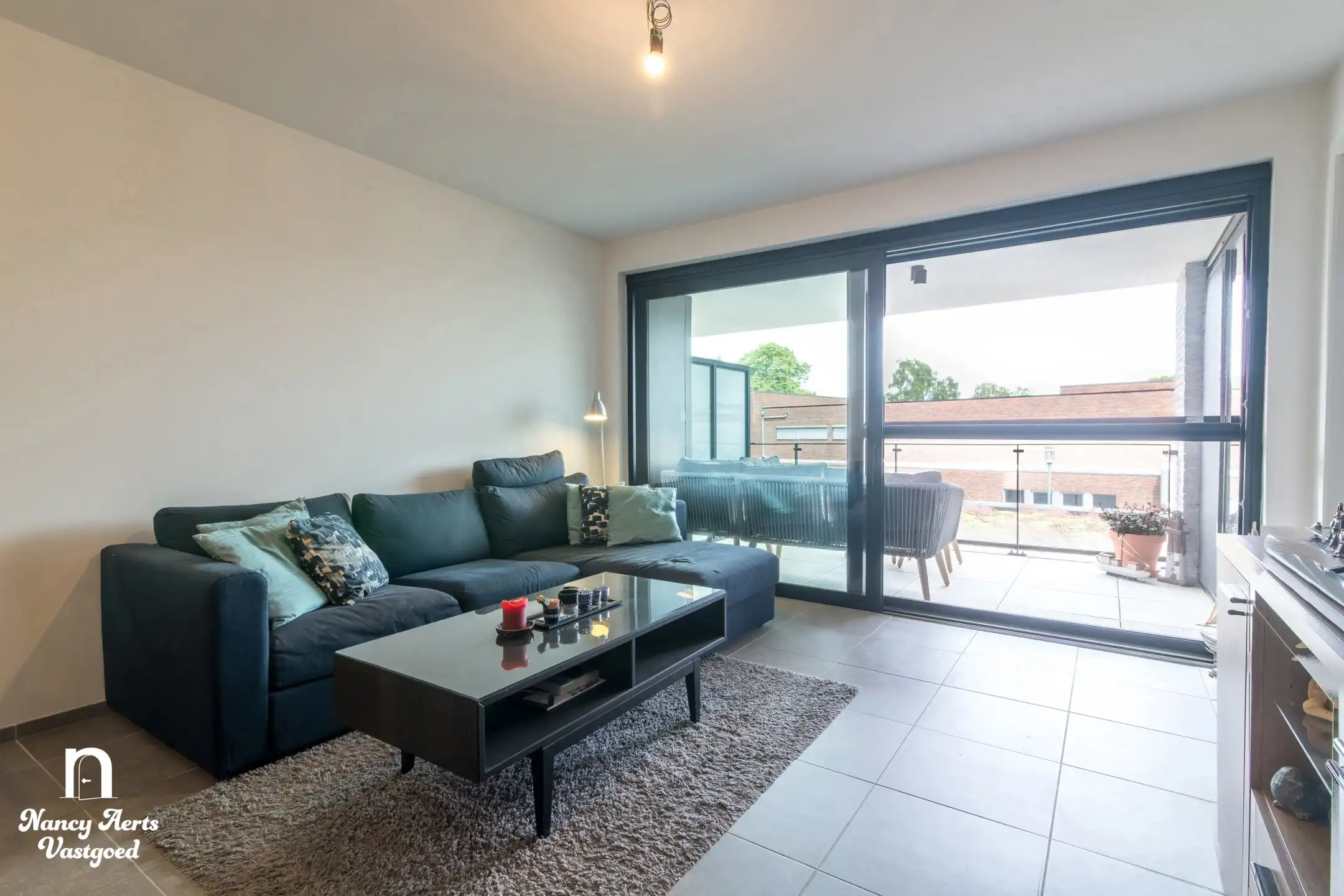 Instapklaar, modern appartement (2023) met gezellig terras foto 4