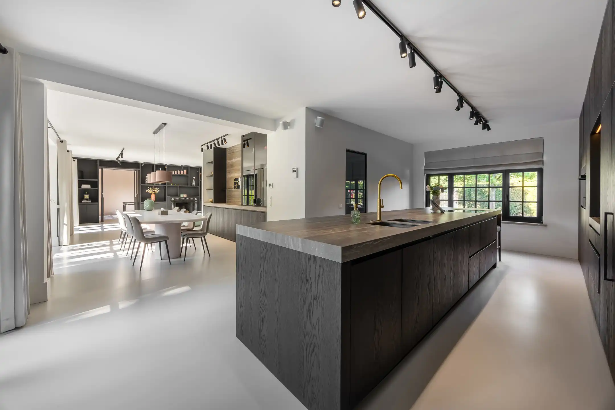 Prestigieuze villa met zwembad op 3.528 m² op toplocatie! foto 9