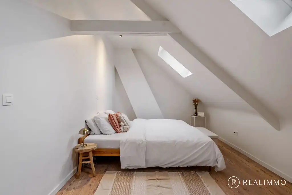 Stijlvol gerenoveerde woning met 4 slaapkamers foto 16