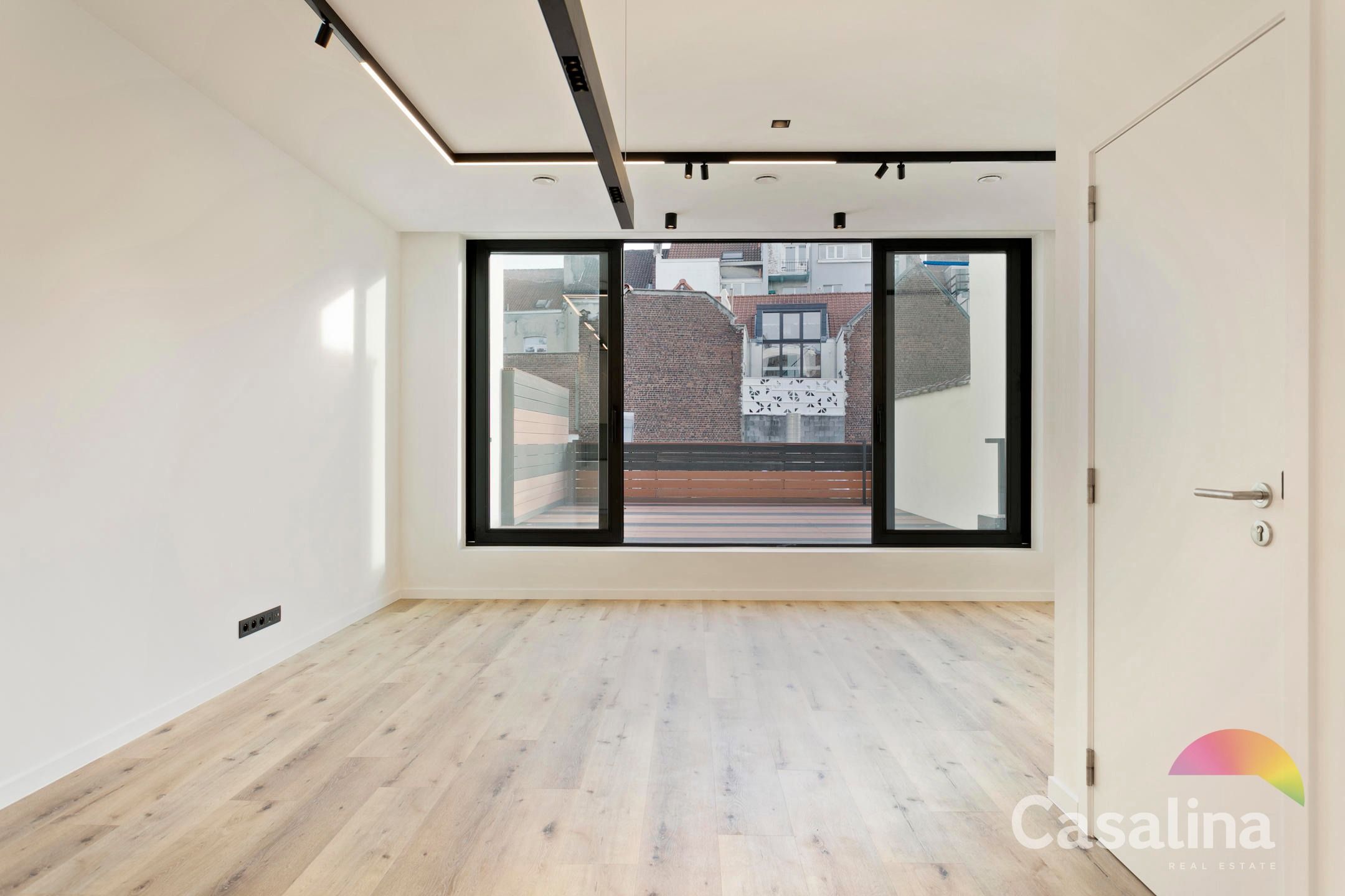 Prachtig high-end renovatieproject - 1 slpk met groot terras foto 4