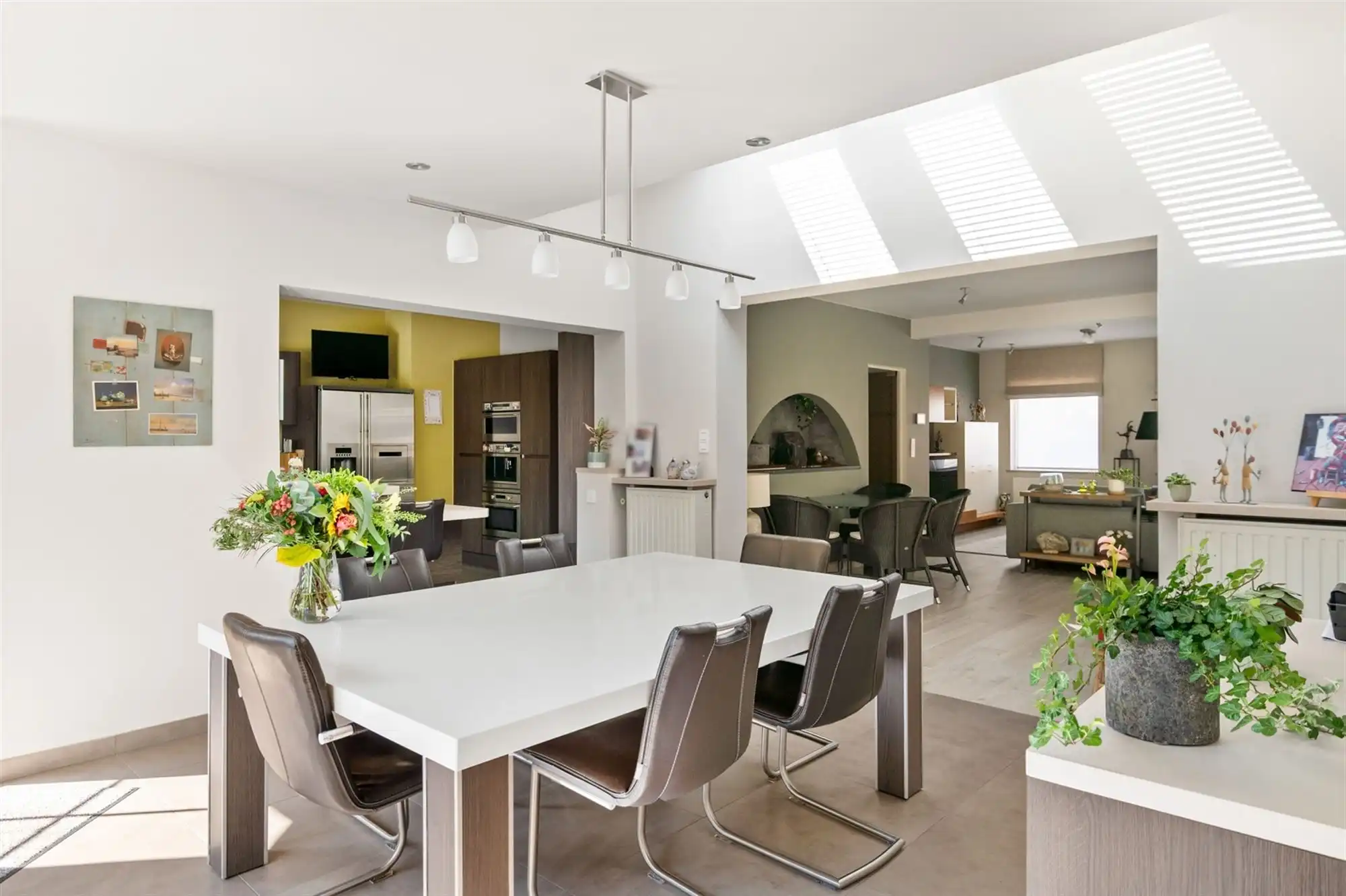 Verrassend ruime halfopen woning met 3 SLPK en bureel te Sint-Katelijne-Waver foto 4