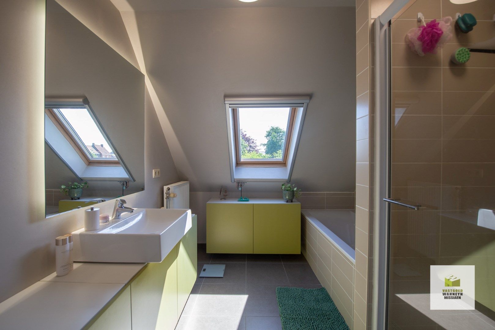 Recente instapklare woning met 3 slpk op perceel van 687m2 in centrum Sint-Jan (Wingene) foto 17
