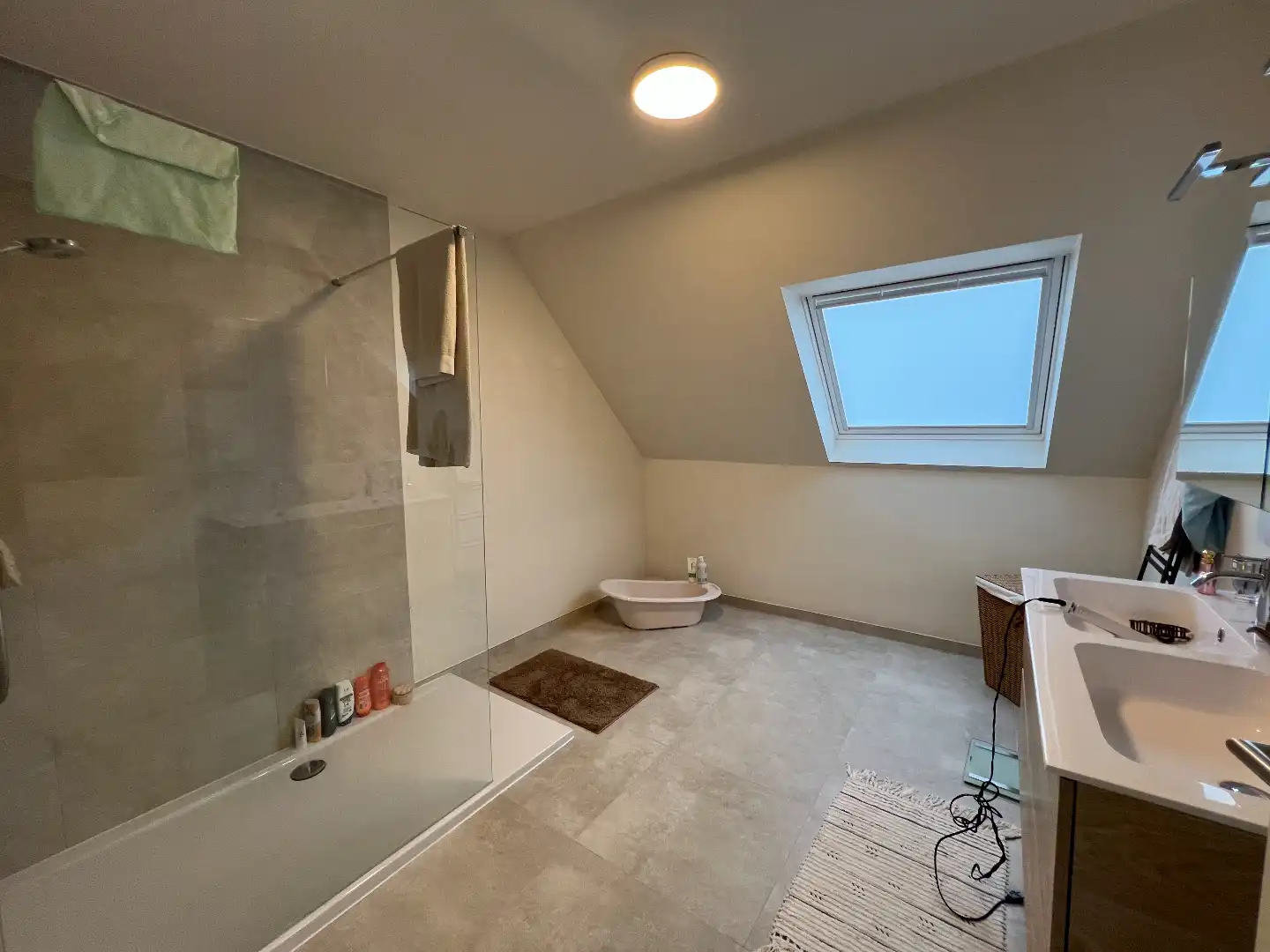 Gezellige nieuwbouwwoning met zonnige tuin en garage foto 8