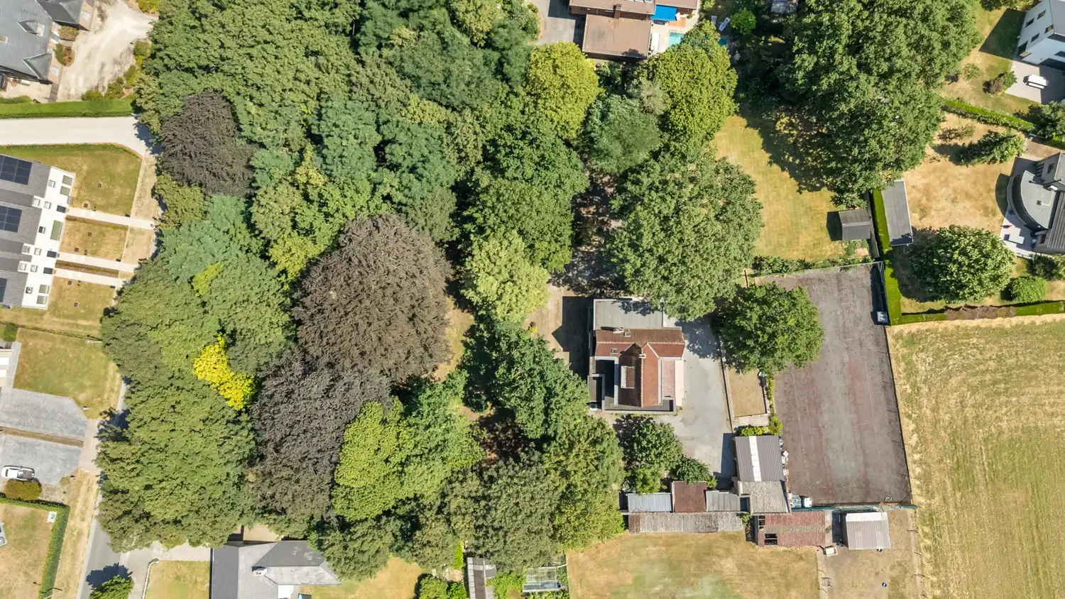 Karaktervolle villa op uitzonderlijk parkdomein van 67 are met ontwikkelingspotentieel vlakbij Gent foto 2